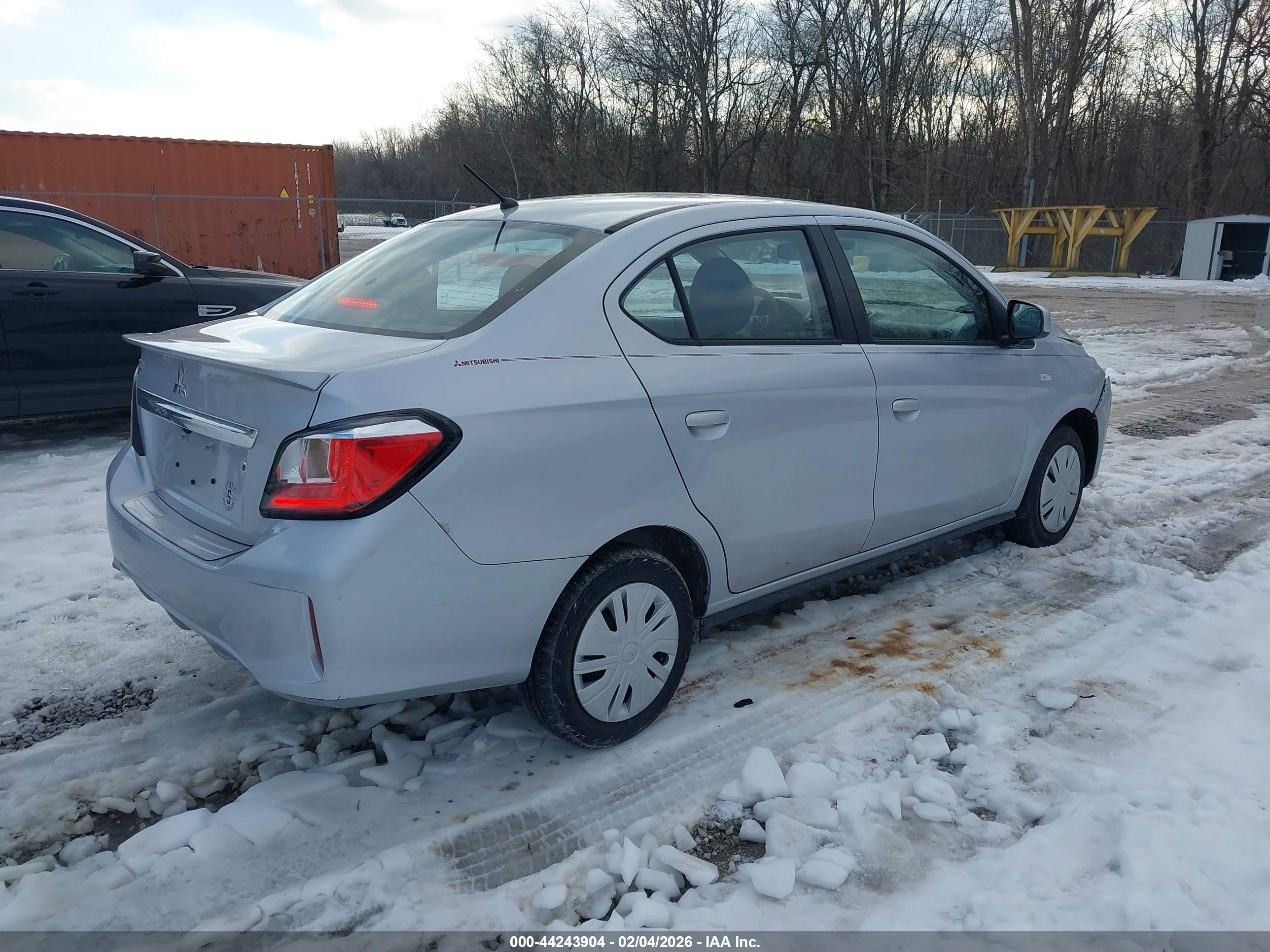 MITSUBISHI MIRAGE image 4