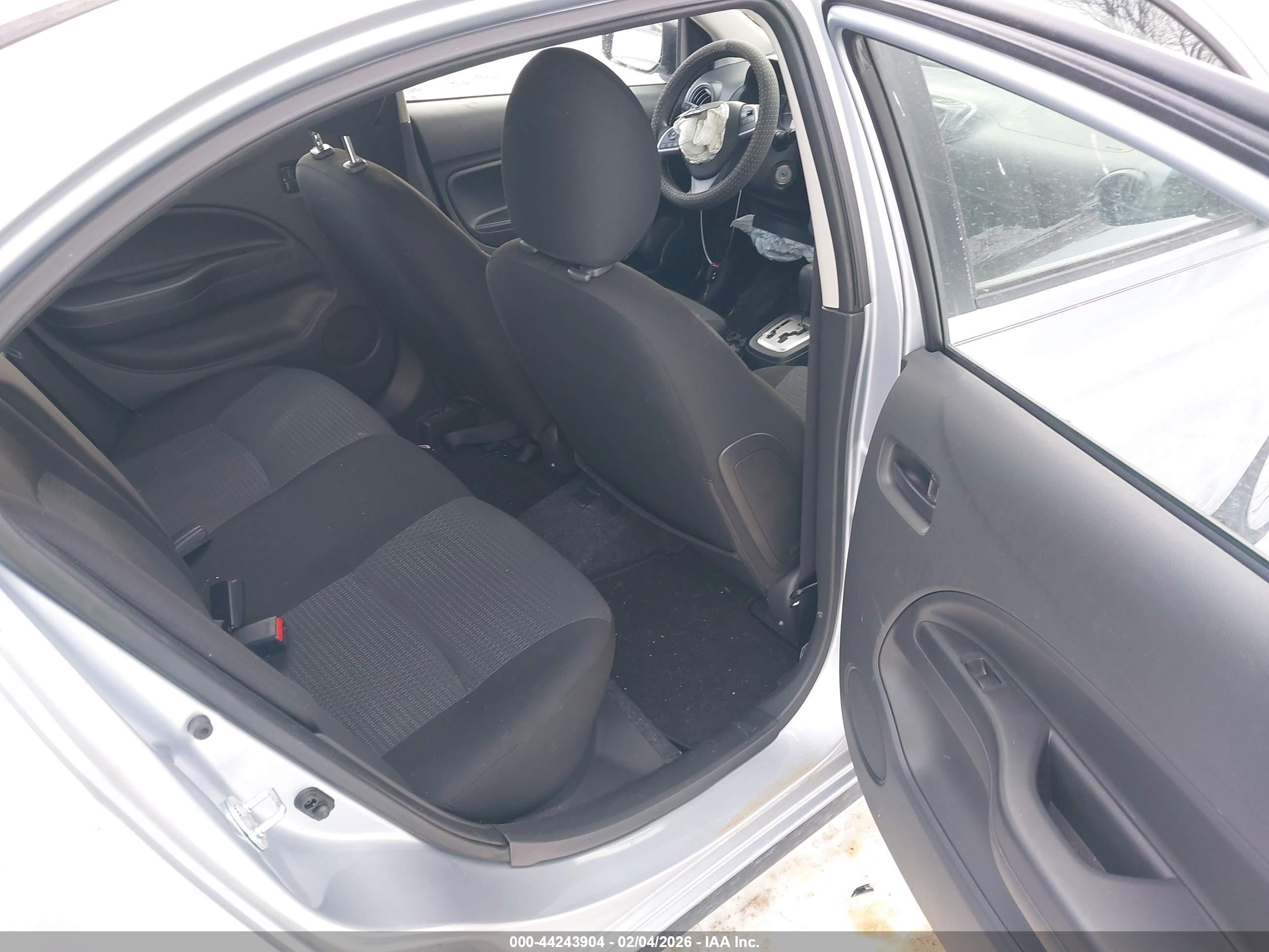 MITSUBISHI MIRAGE image 8