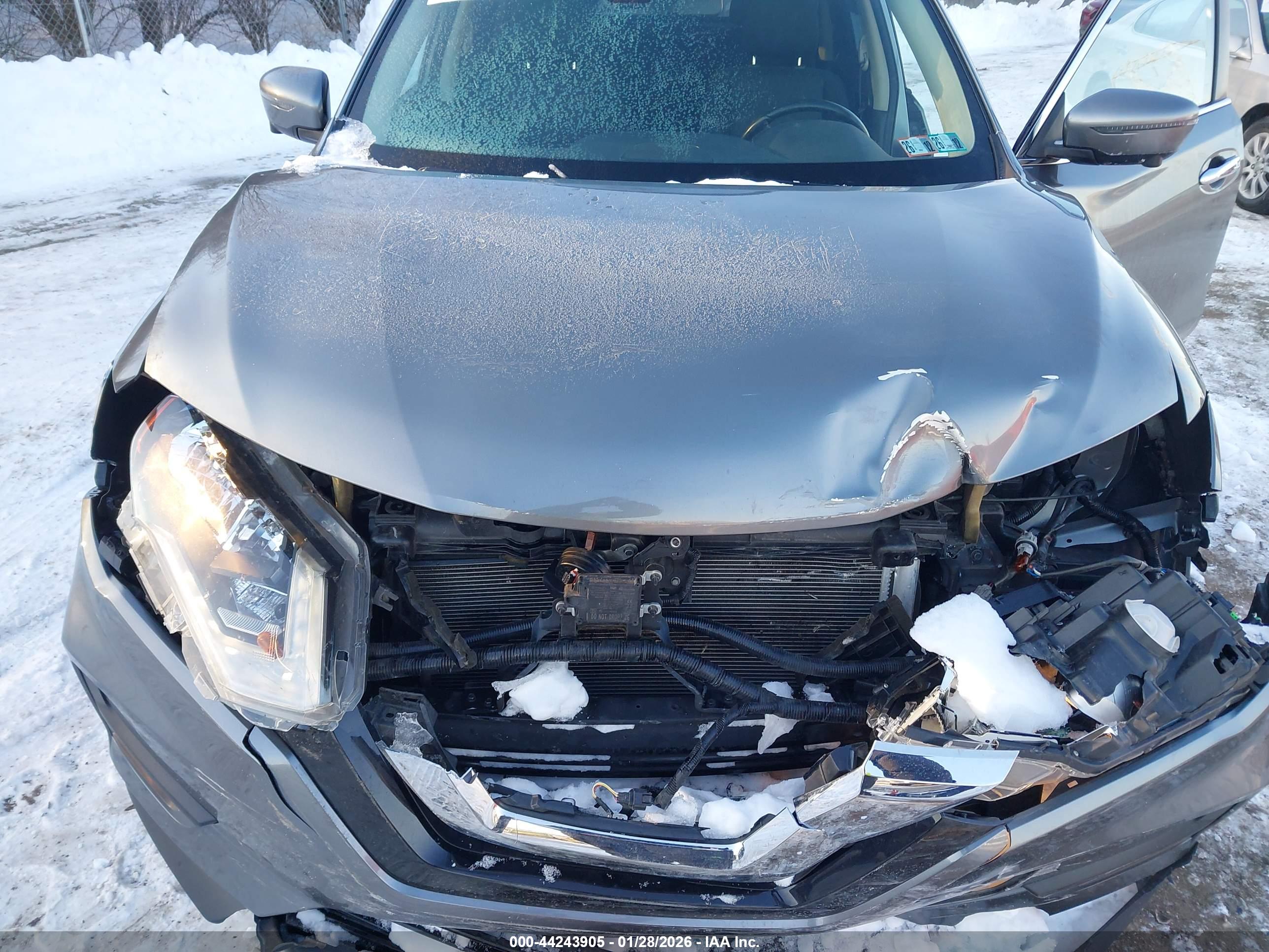 NISSAN ROGUE image 10