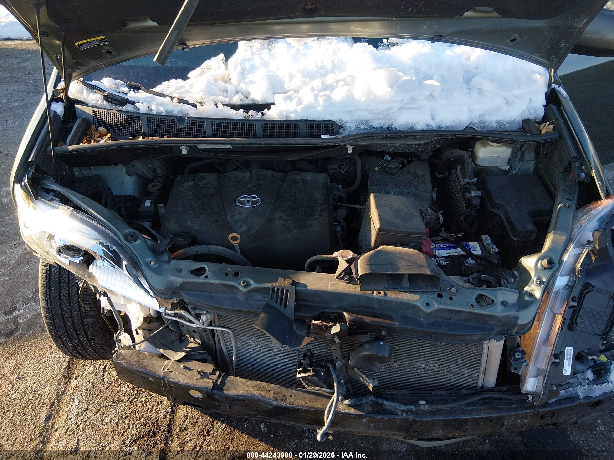 TOYOTA SIENNA image 10