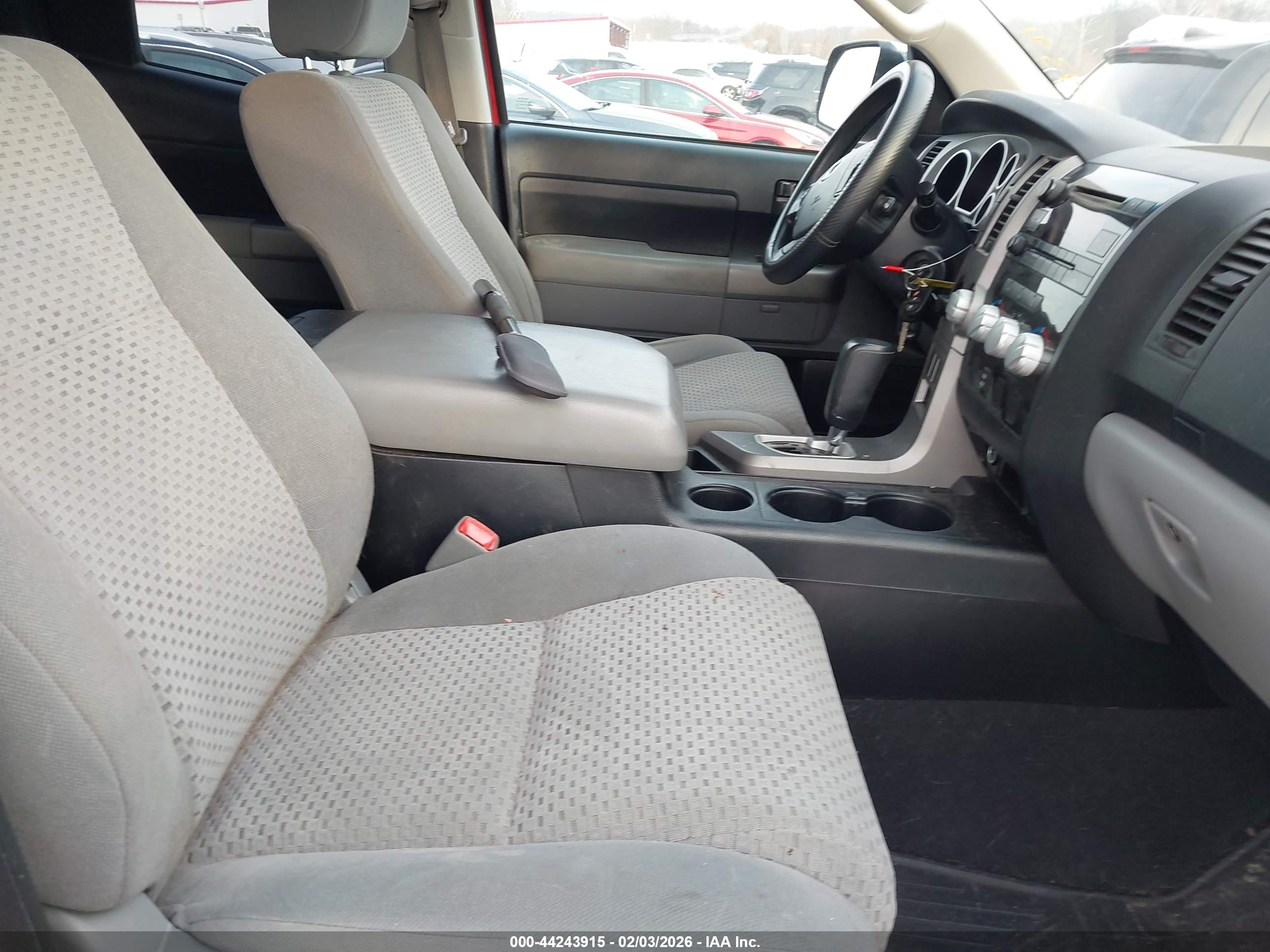 TOYOTA TUNDRA image 5