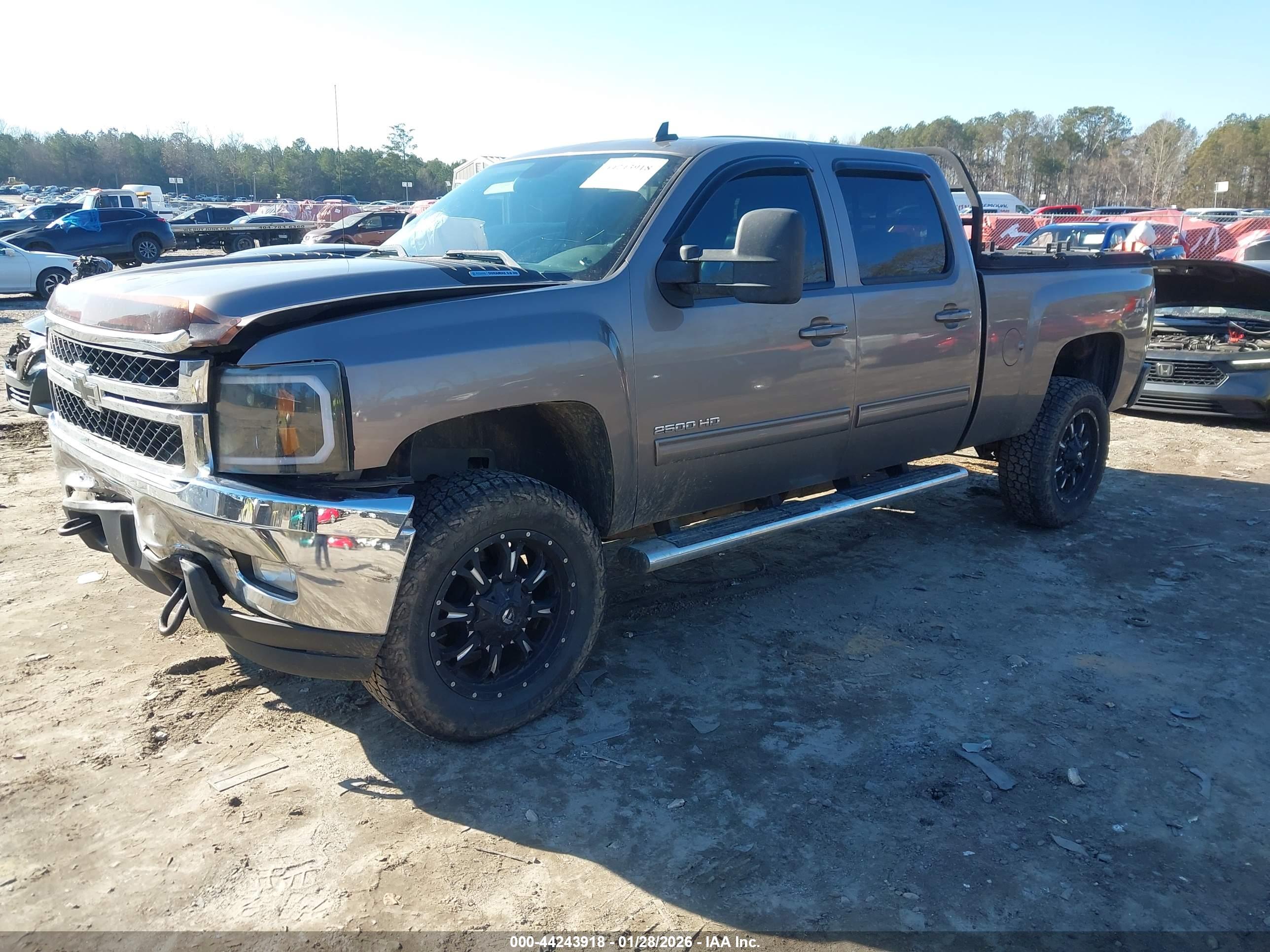 CHEVROLET SILVERADO image 2
