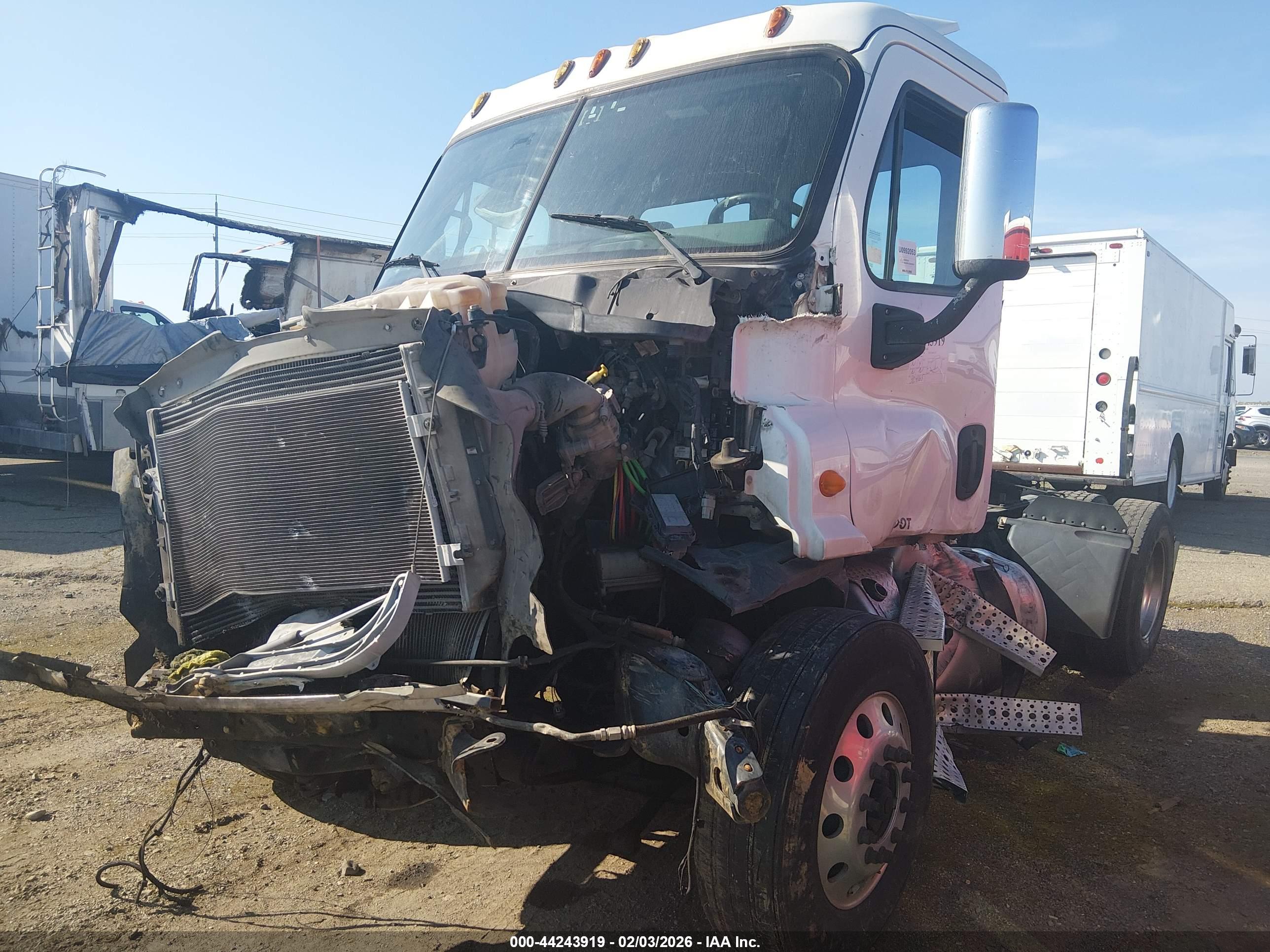 FREIGHTLINER CASCADIA image 2