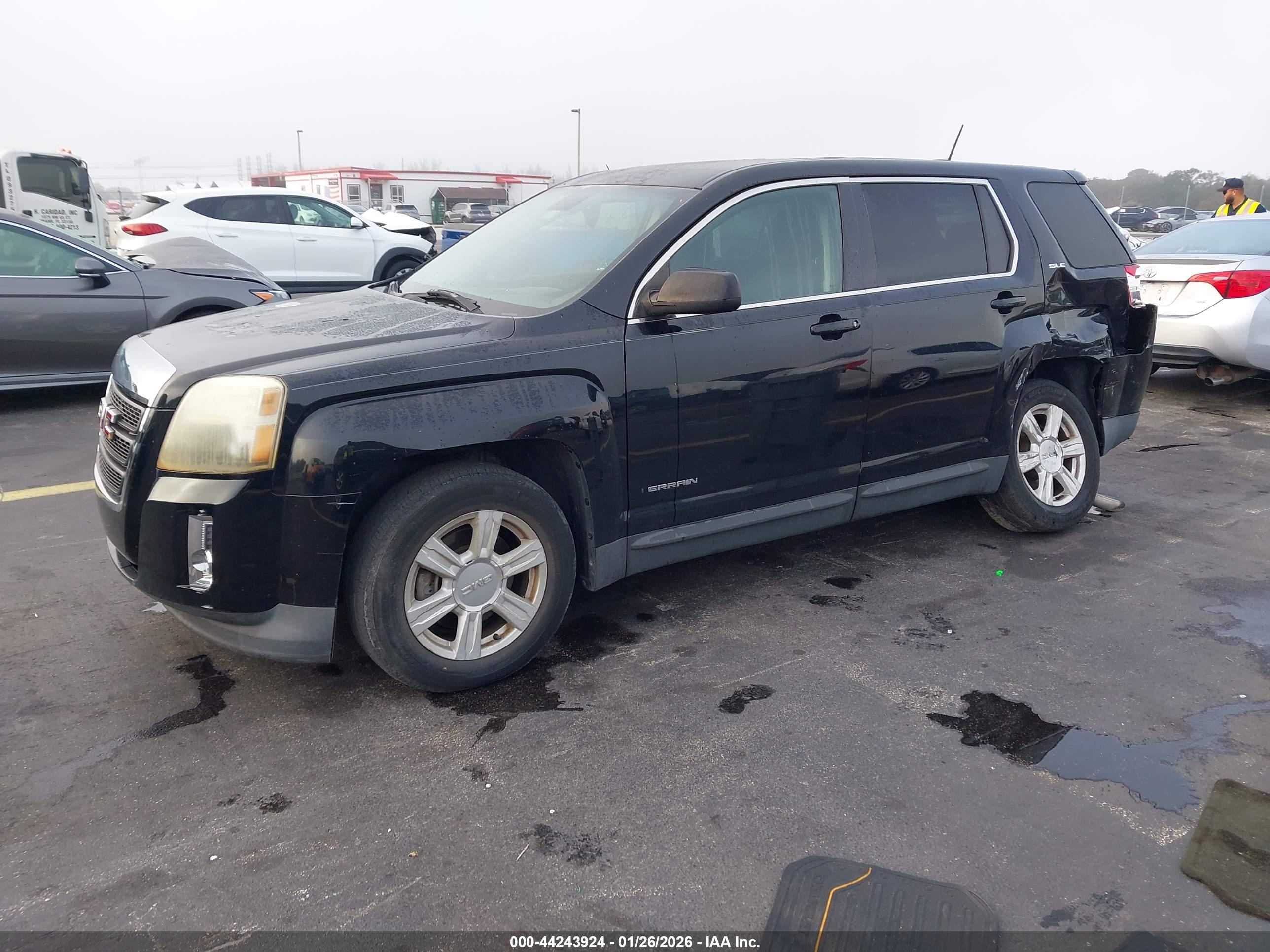 GMC TERRAIN image 2
