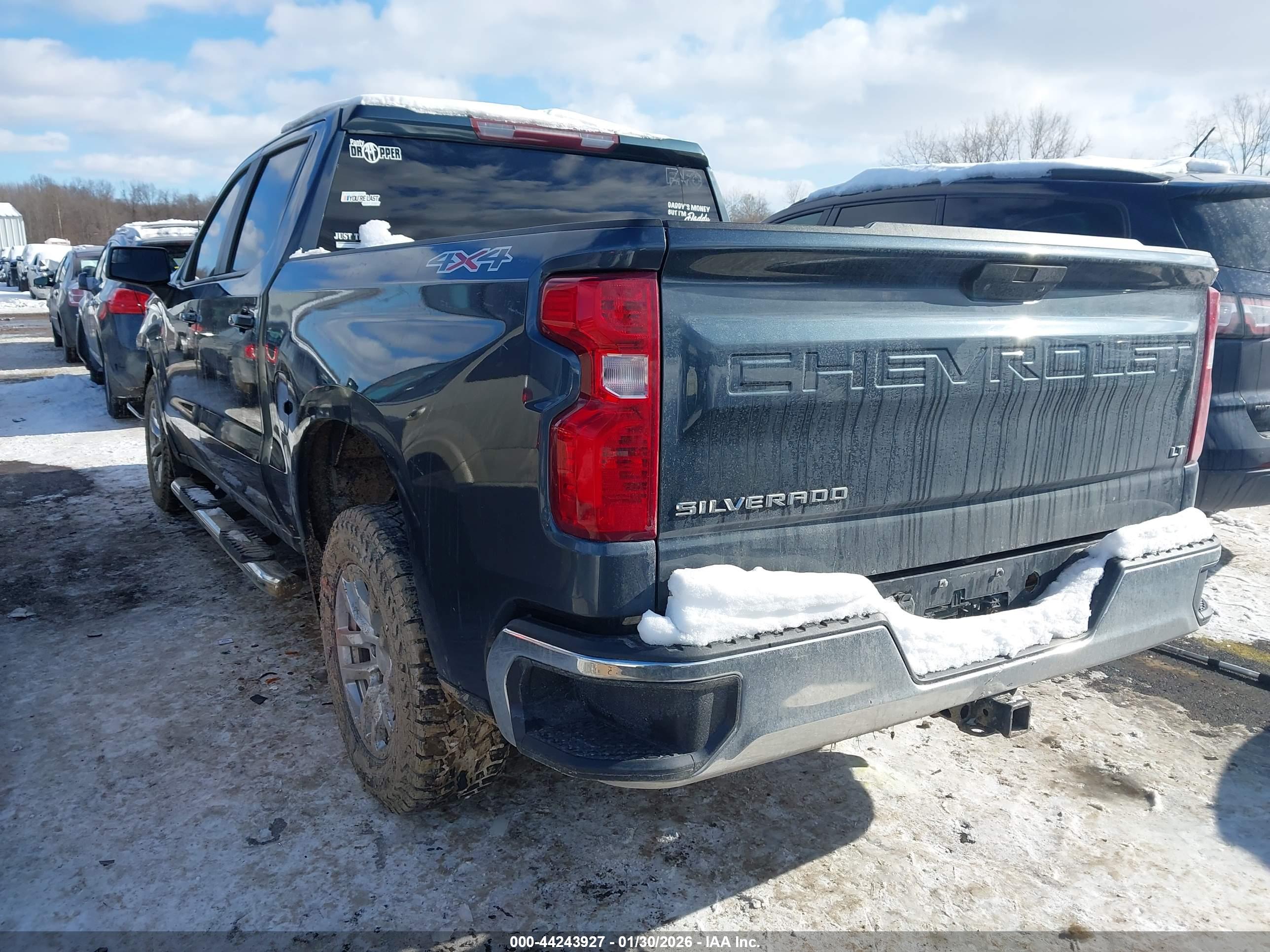 CHEVROLET SILVERADO image 3