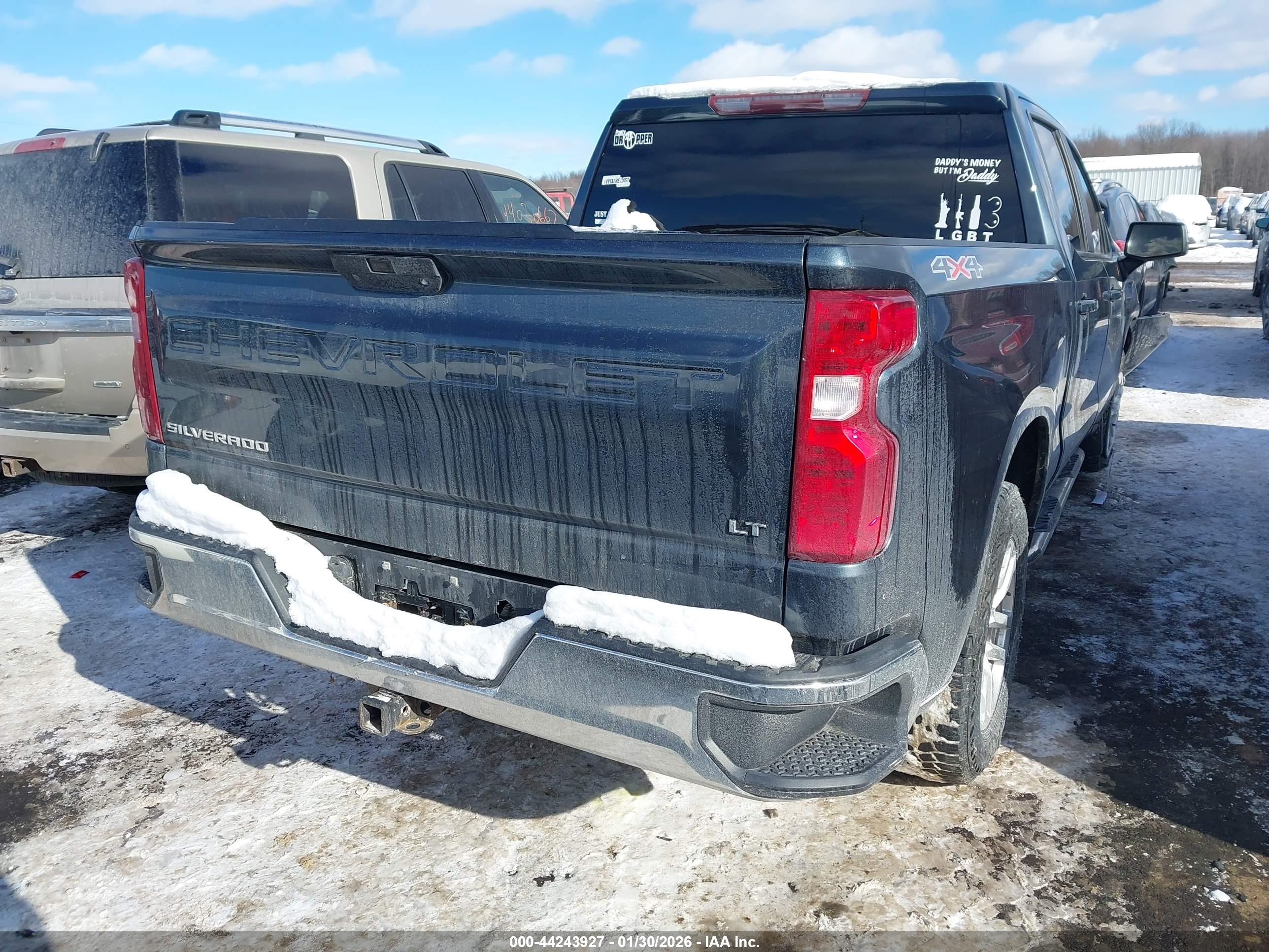 CHEVROLET SILVERADO image 4