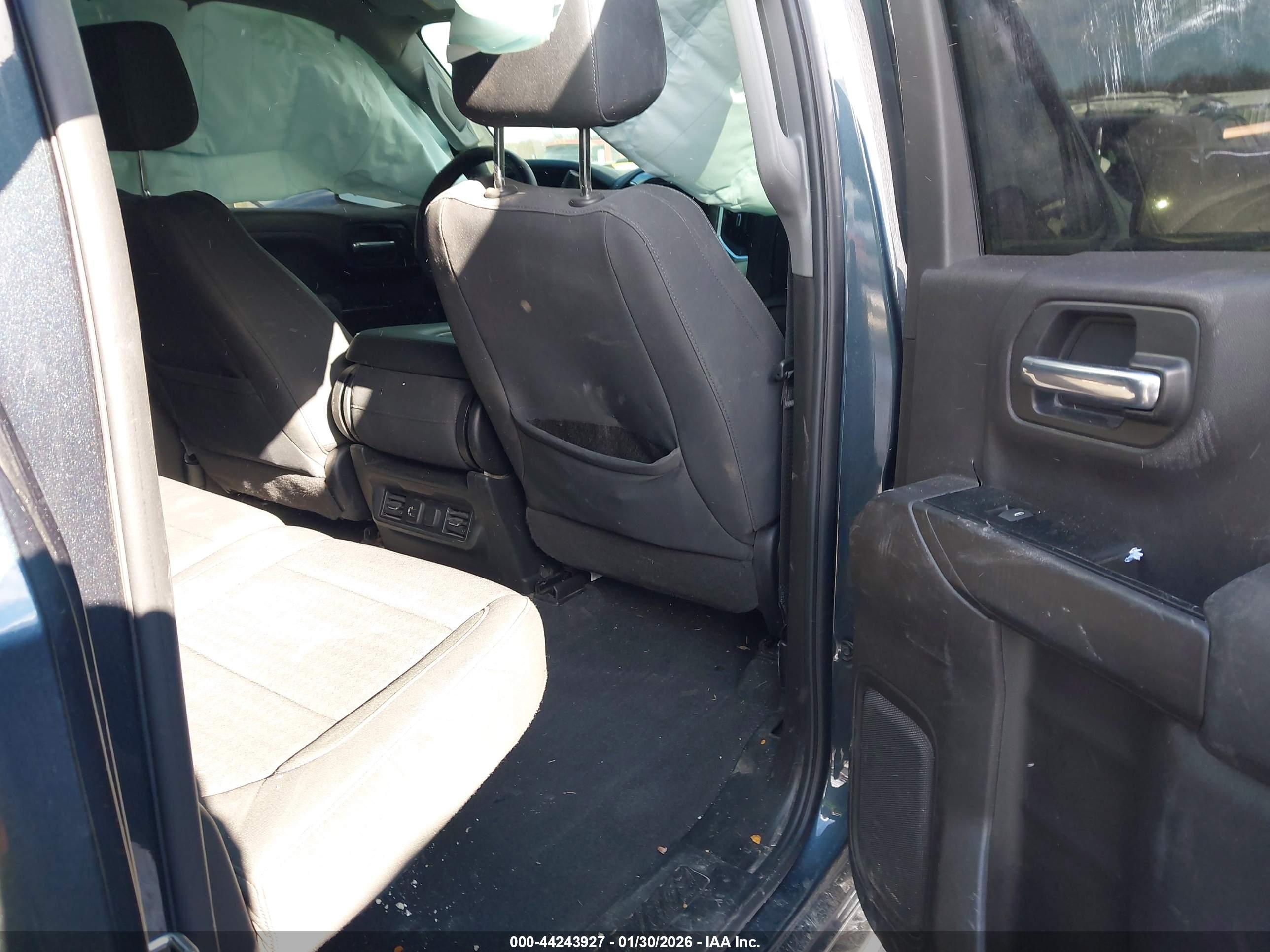 CHEVROLET SILVERADO image 8