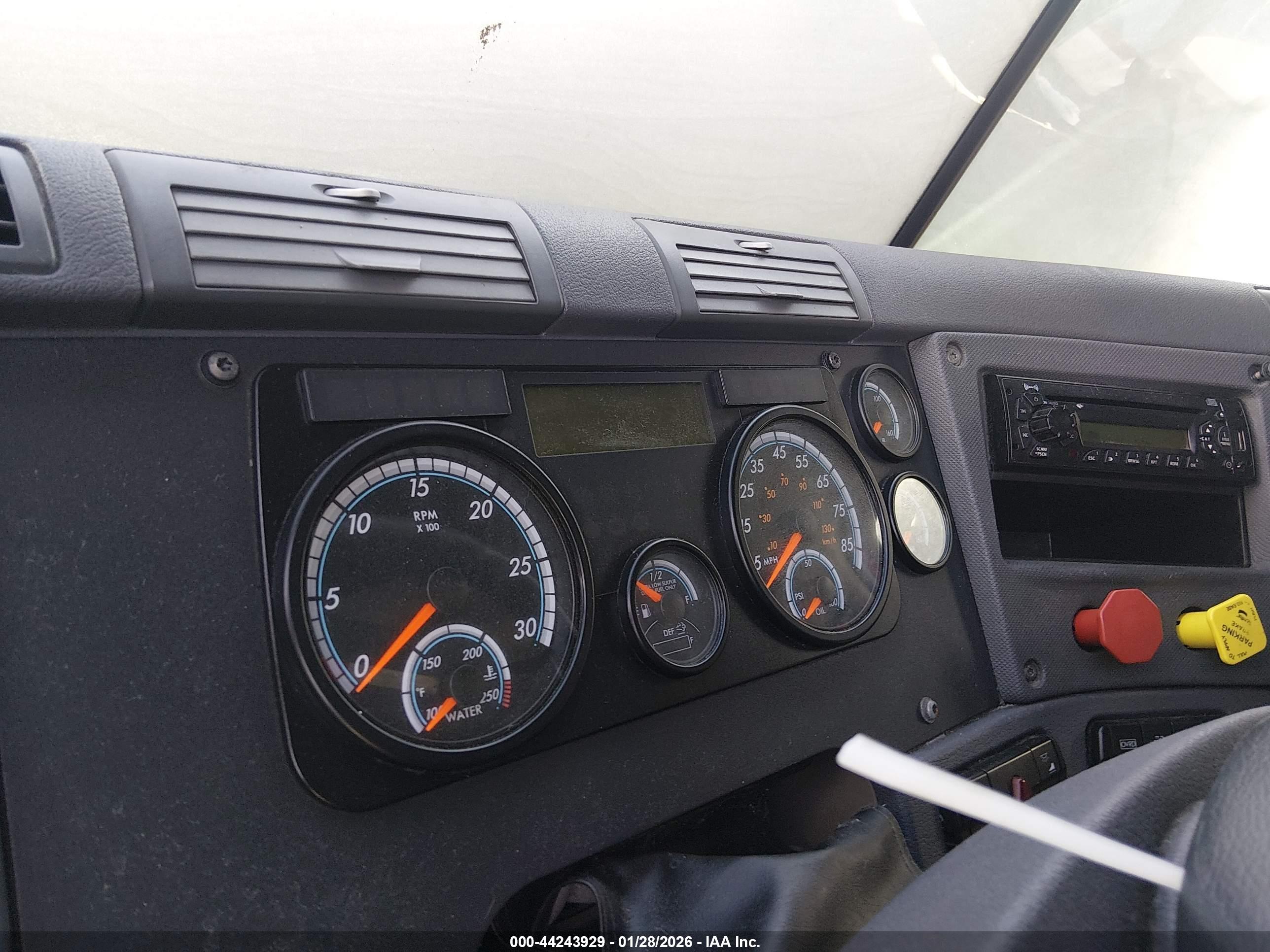 FREIGHTLINER CASCADIA image 6