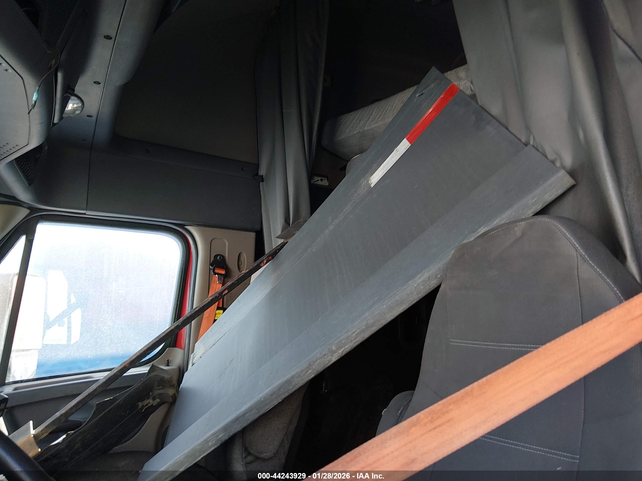 FREIGHTLINER CASCADIA image 7