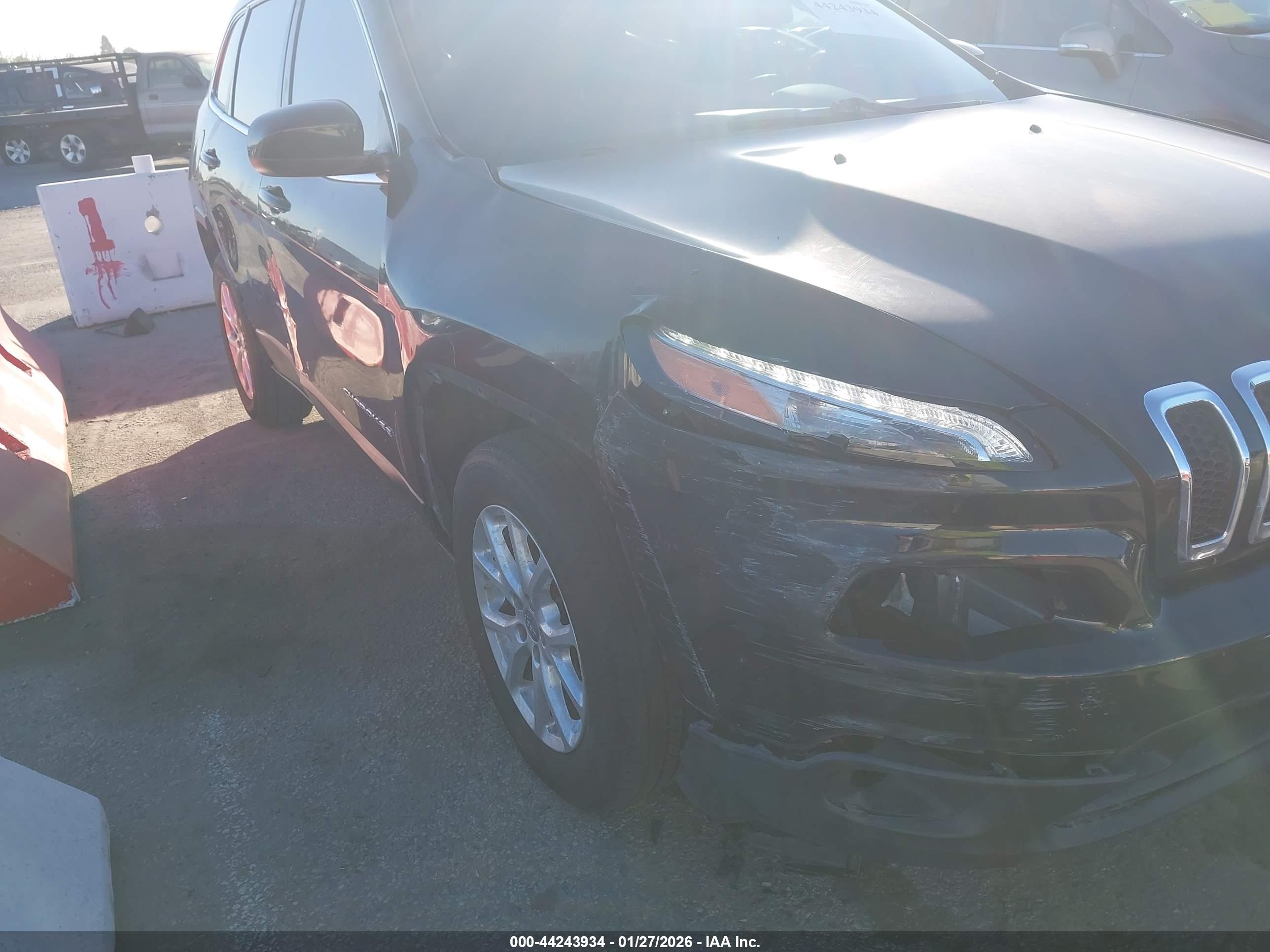 JEEP CHEROKEE image 6