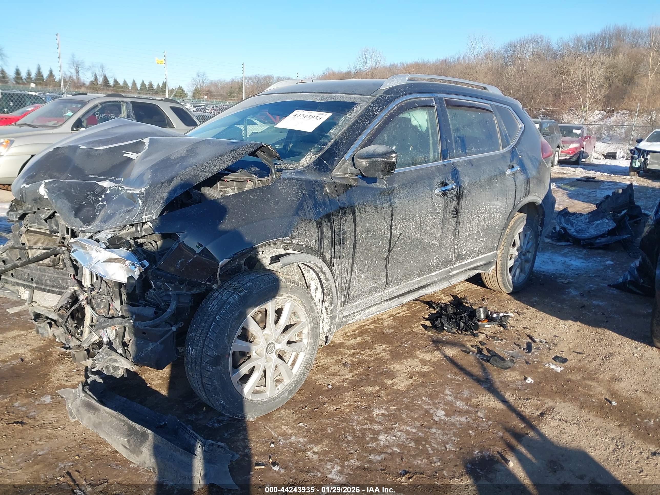 NISSAN ROGUE image 2
