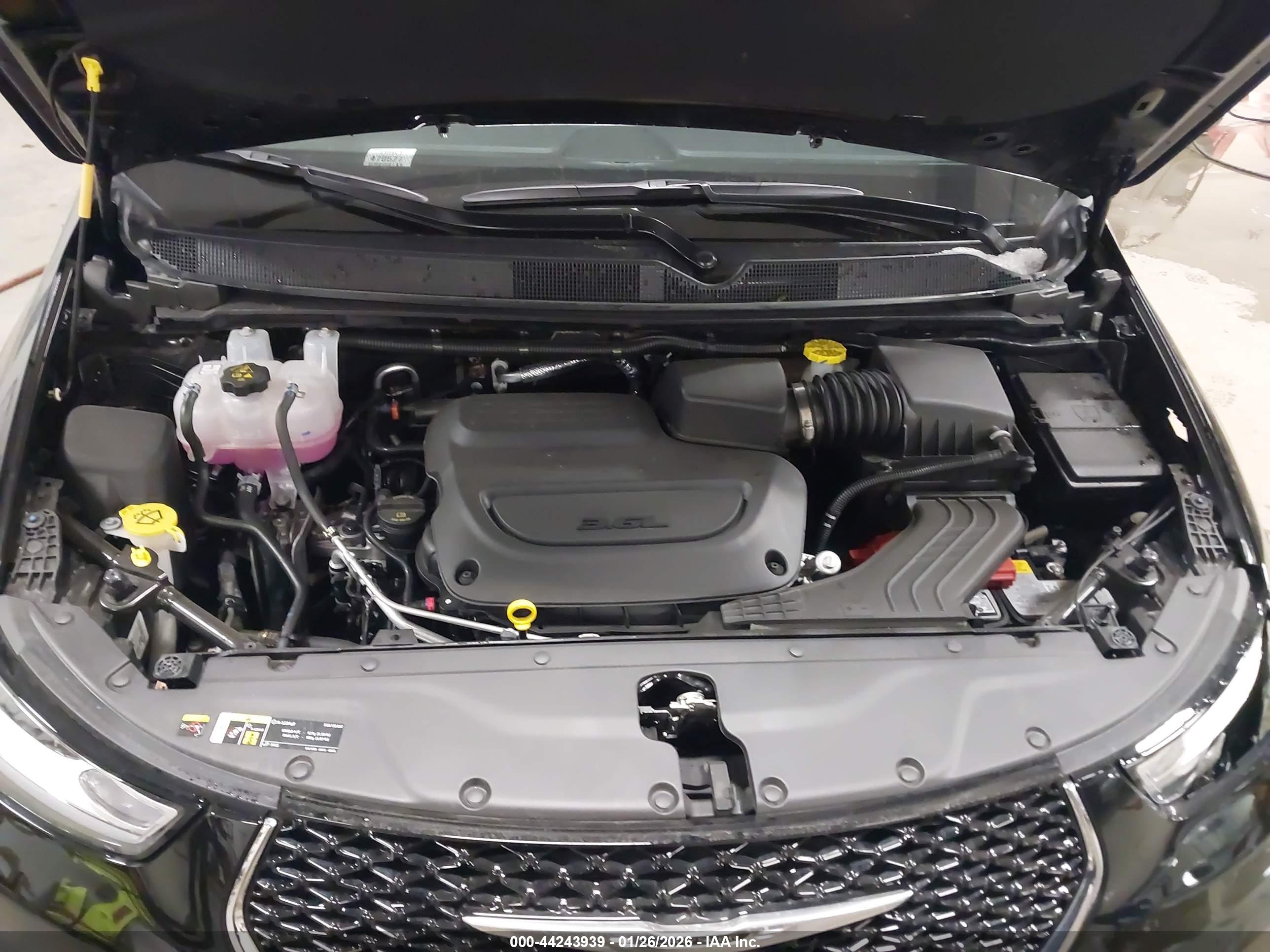 CHRYSLER PACIFICA image 10