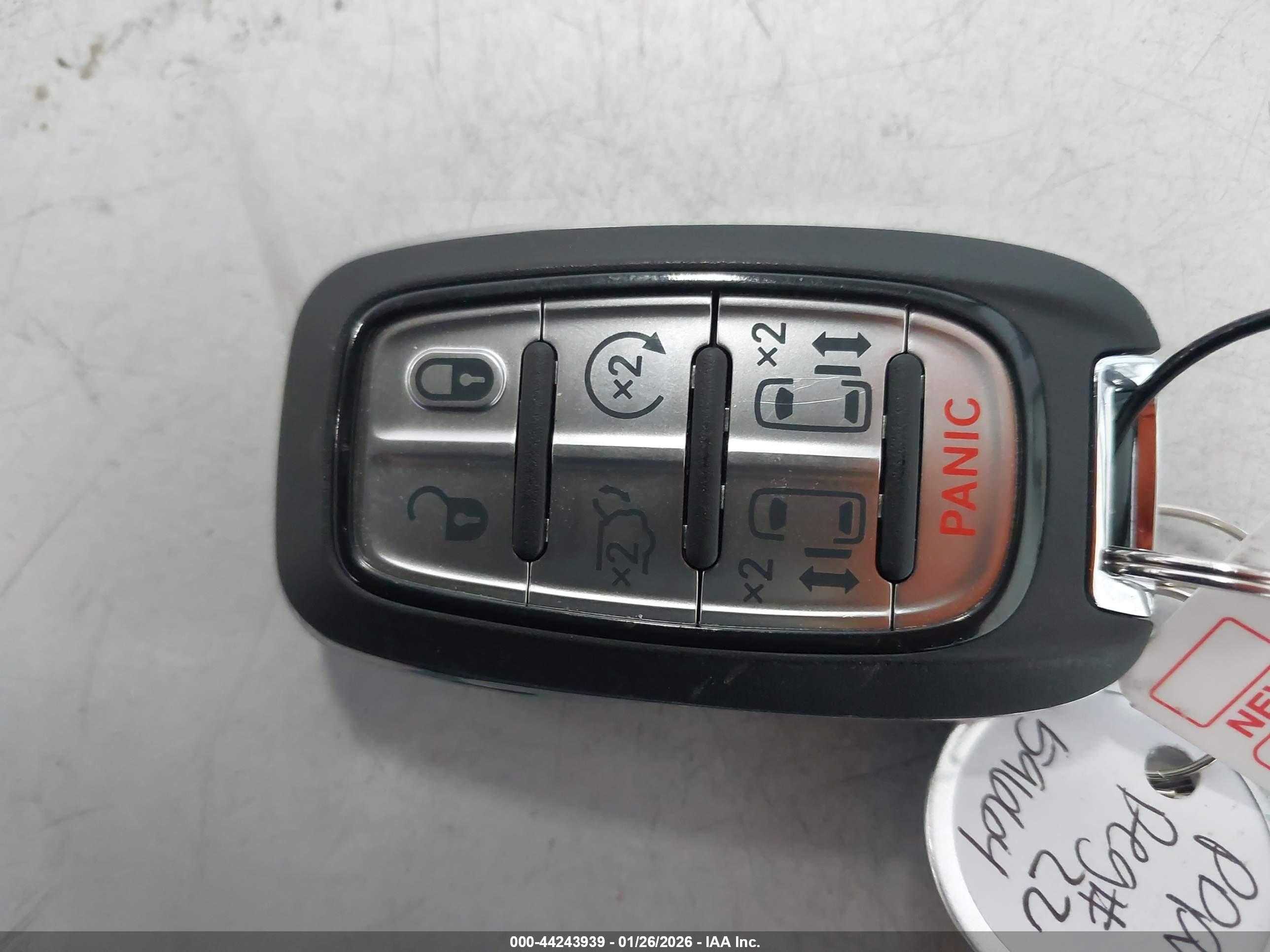 CHRYSLER PACIFICA image 11