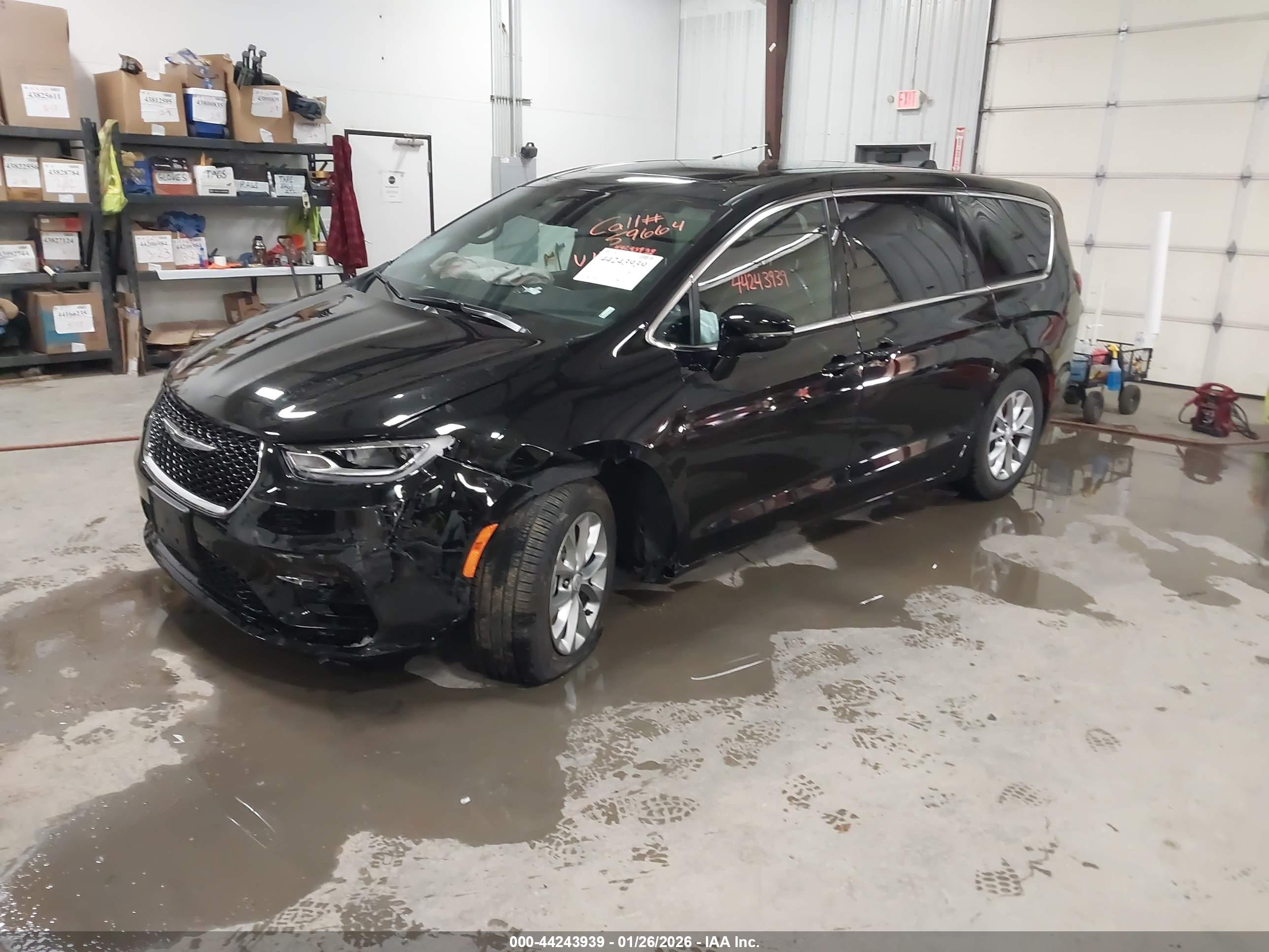 CHRYSLER PACIFICA image 2