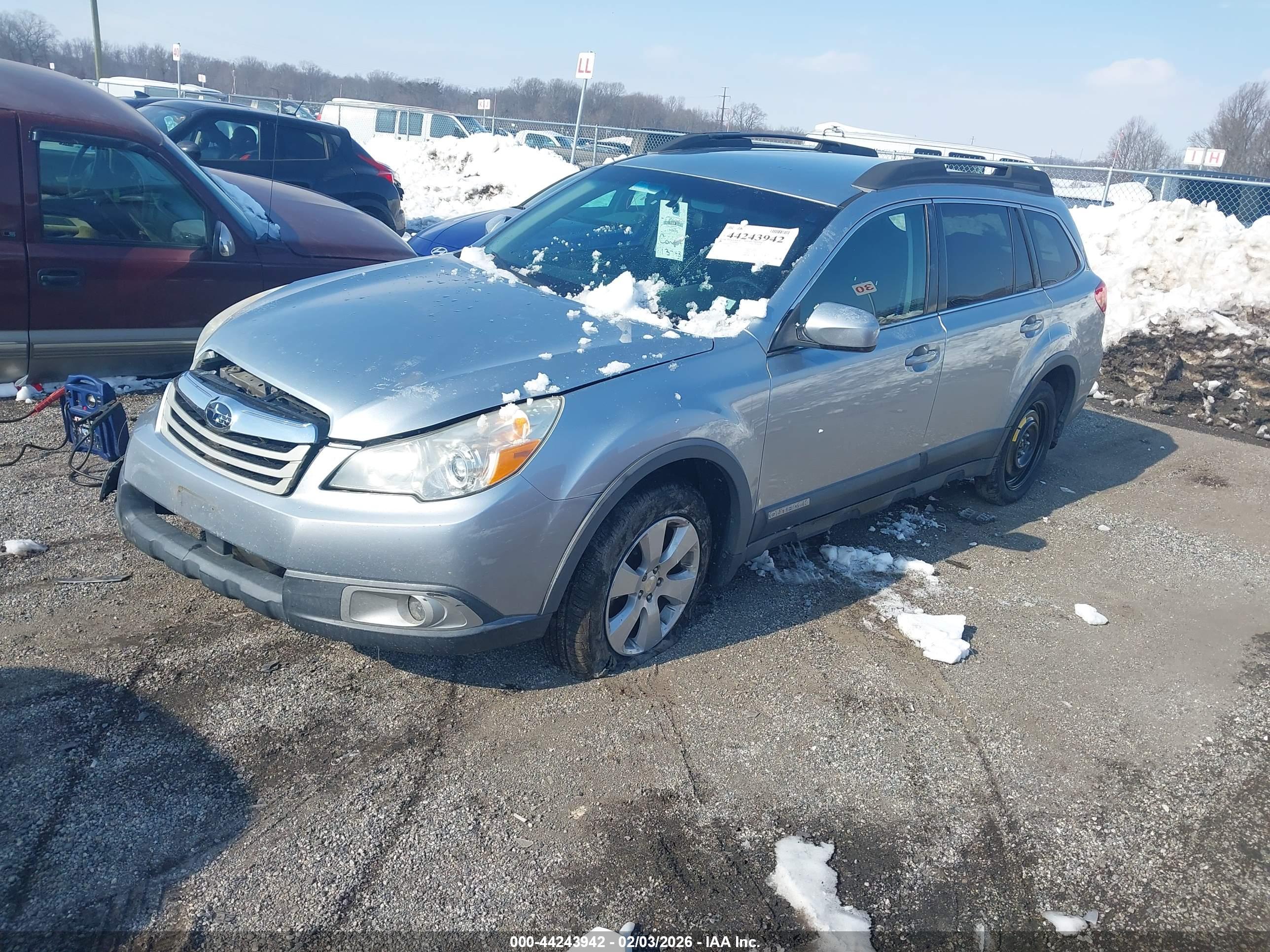 SUBARU OUTBACK image 2