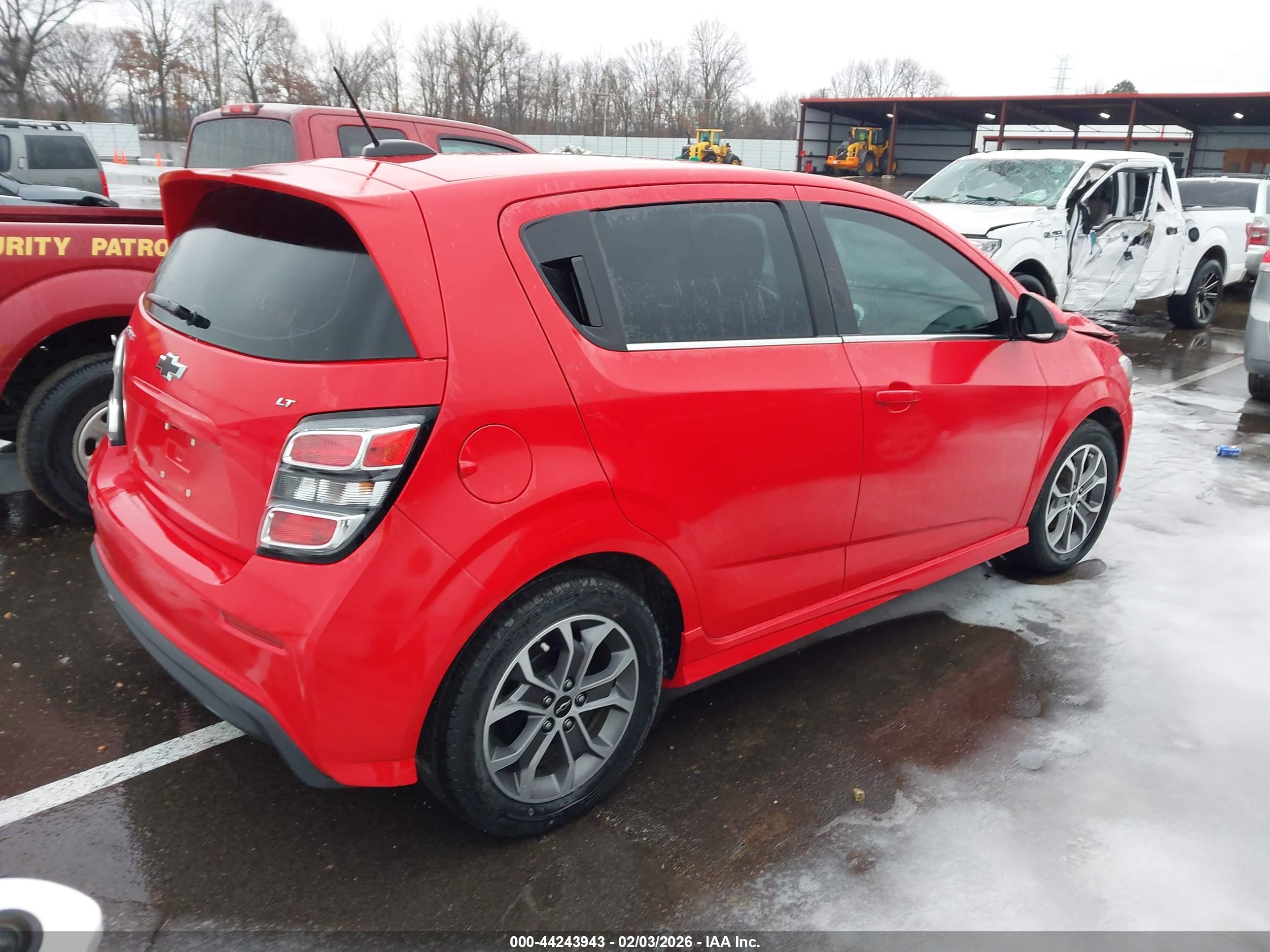 CHEVROLET SONIC image 4