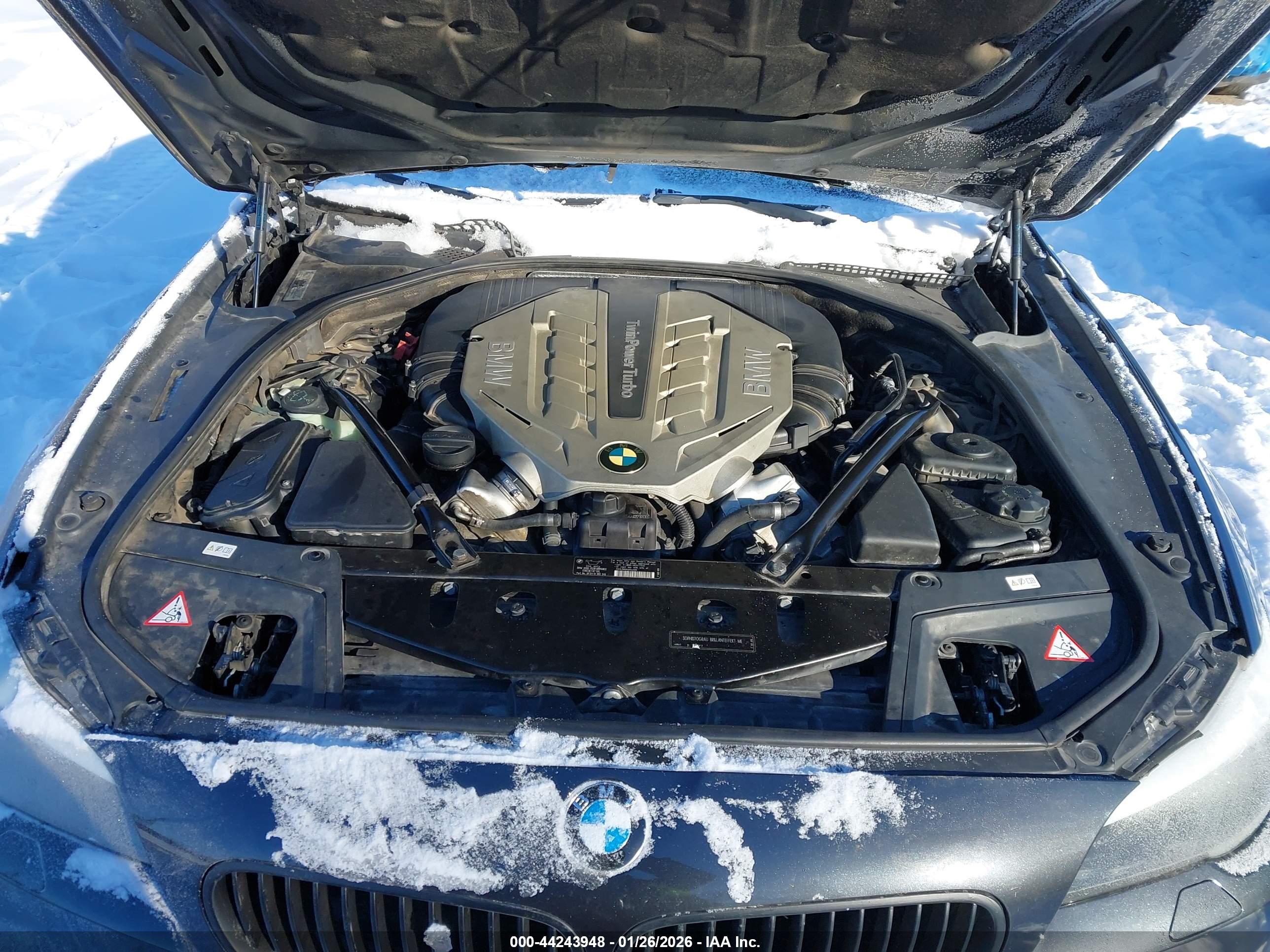BMW 550I image 10