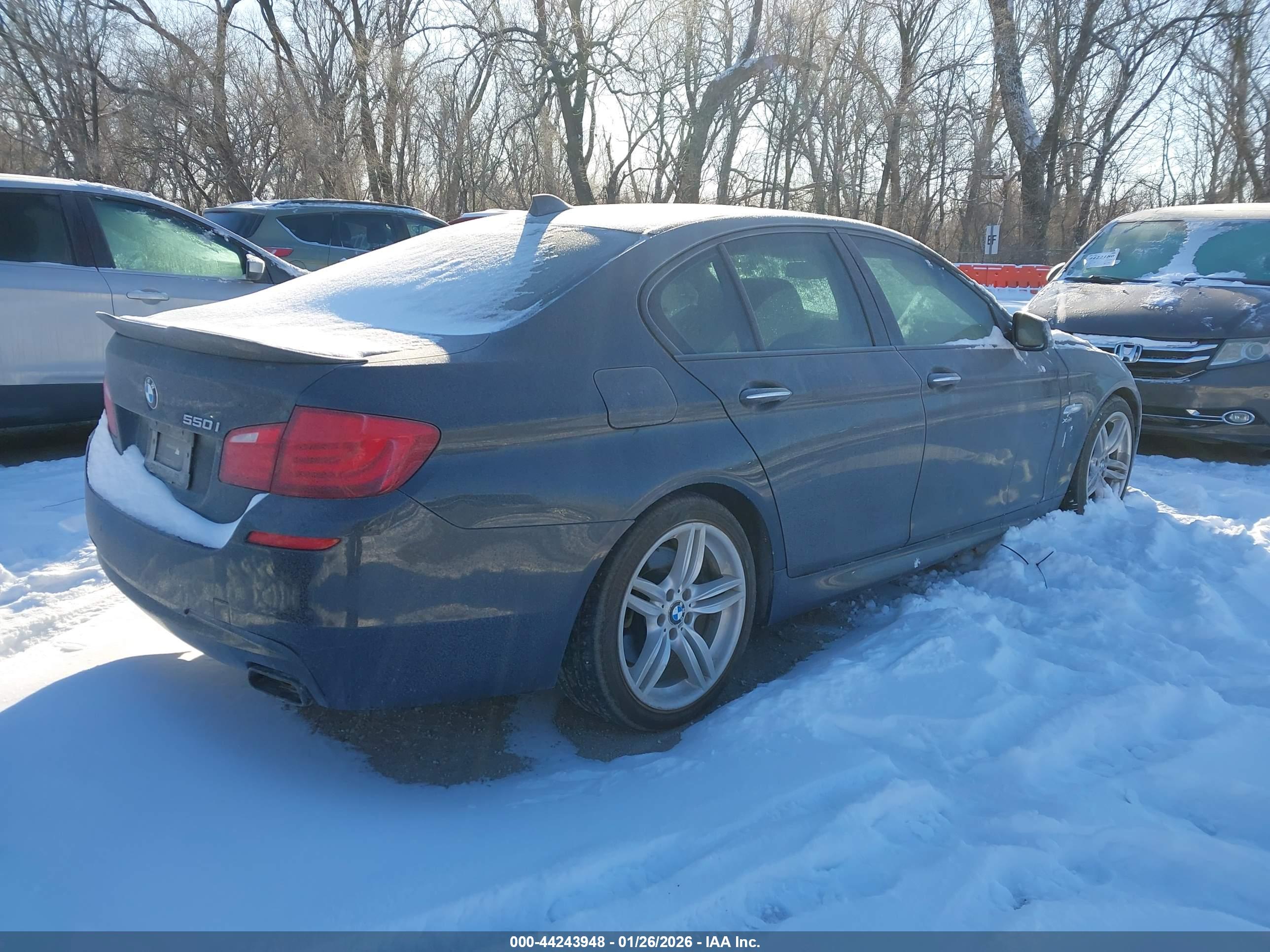 BMW 550I image 4