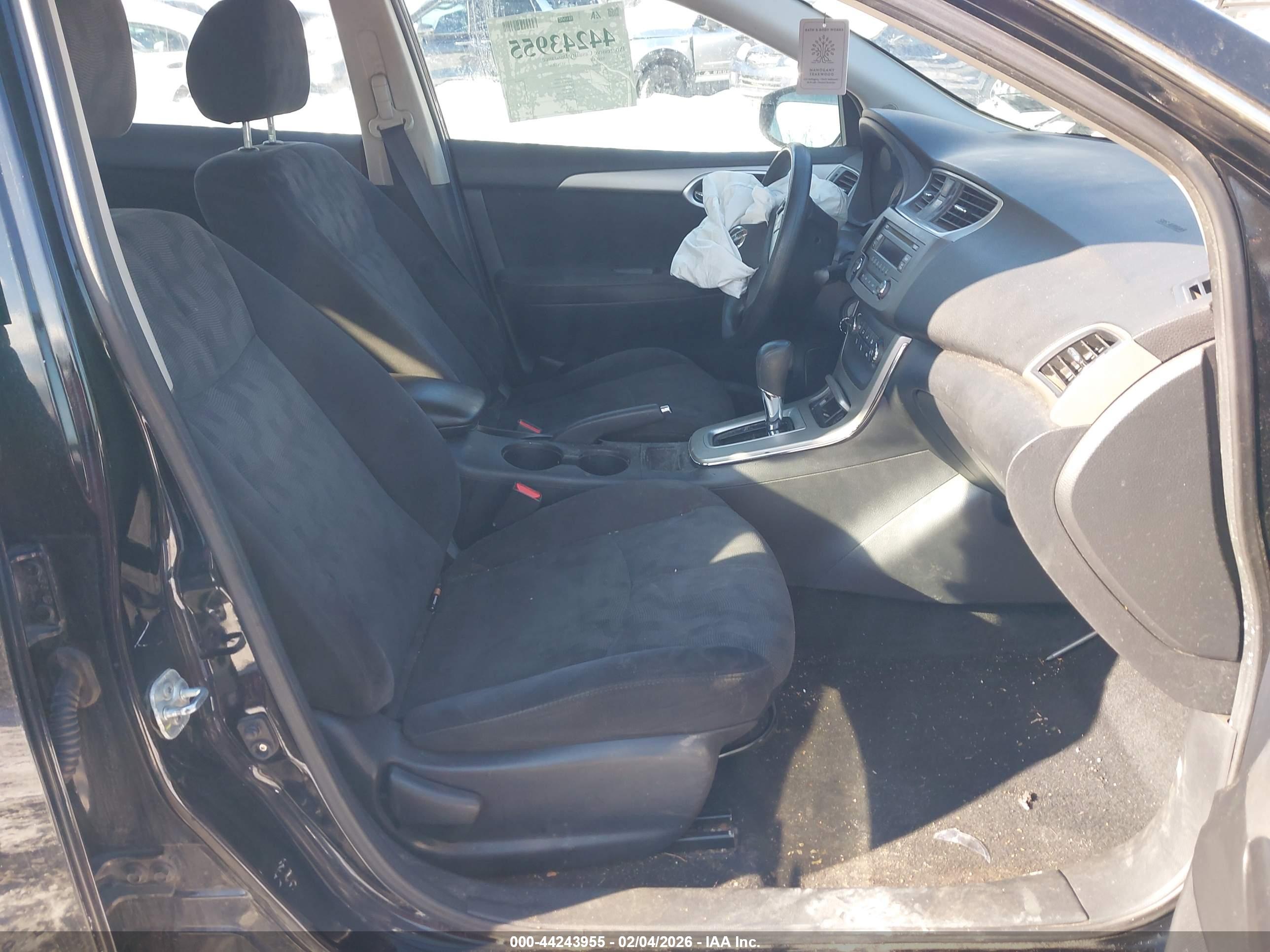 NISSAN SENTRA image 5