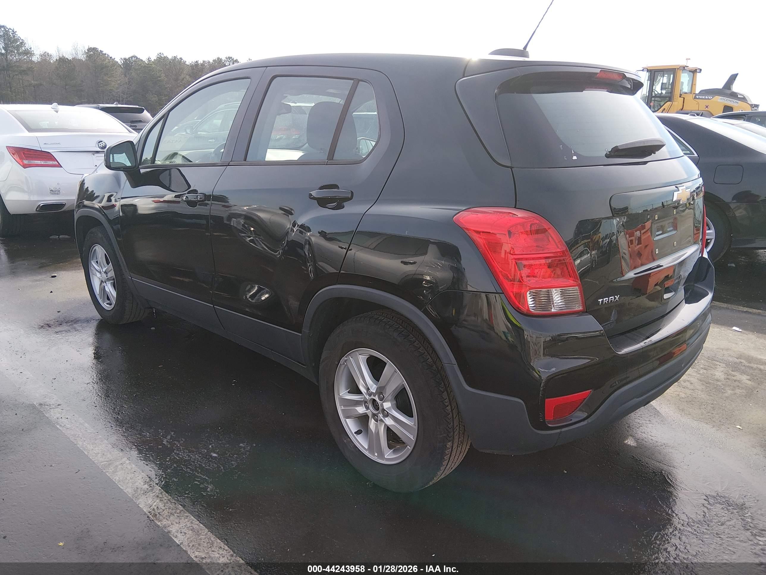 CHEVROLET TRAX image 3