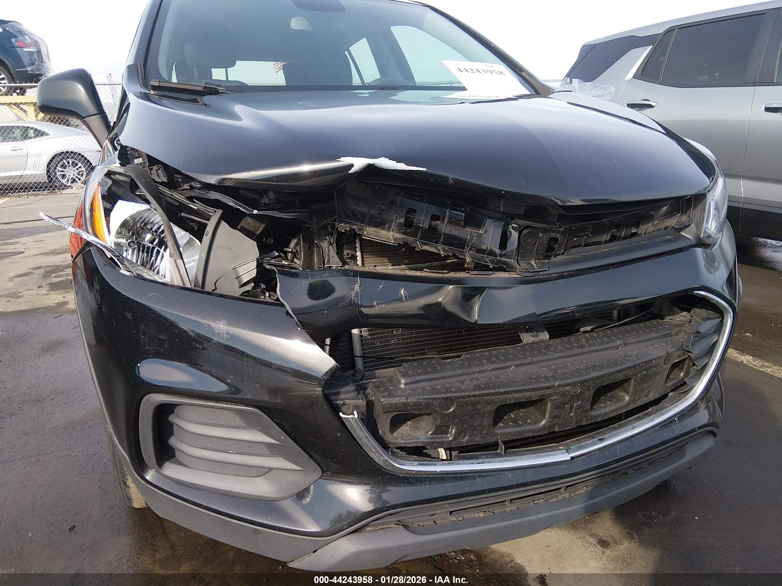 CHEVROLET TRAX image 6