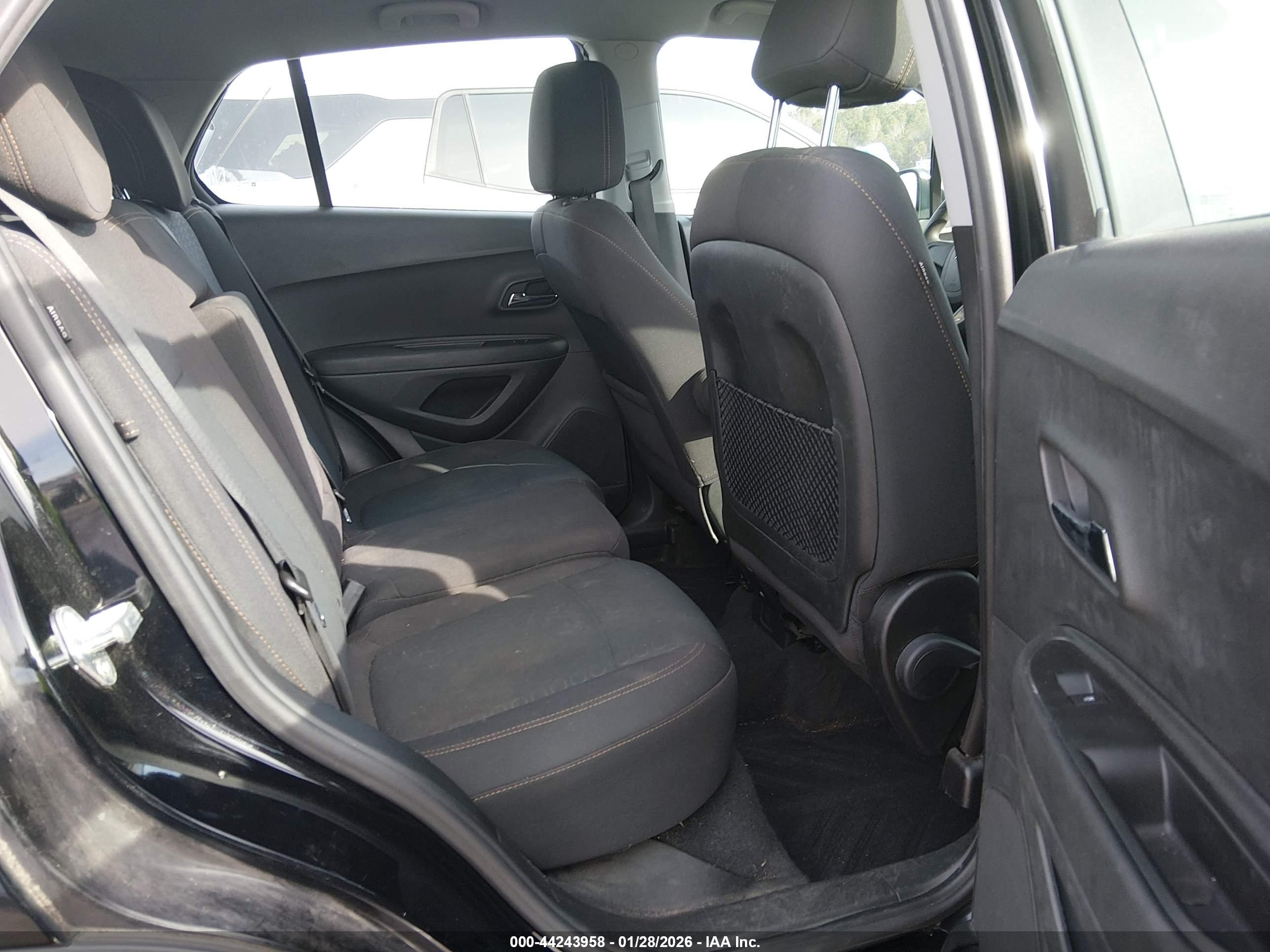 CHEVROLET TRAX image 8
