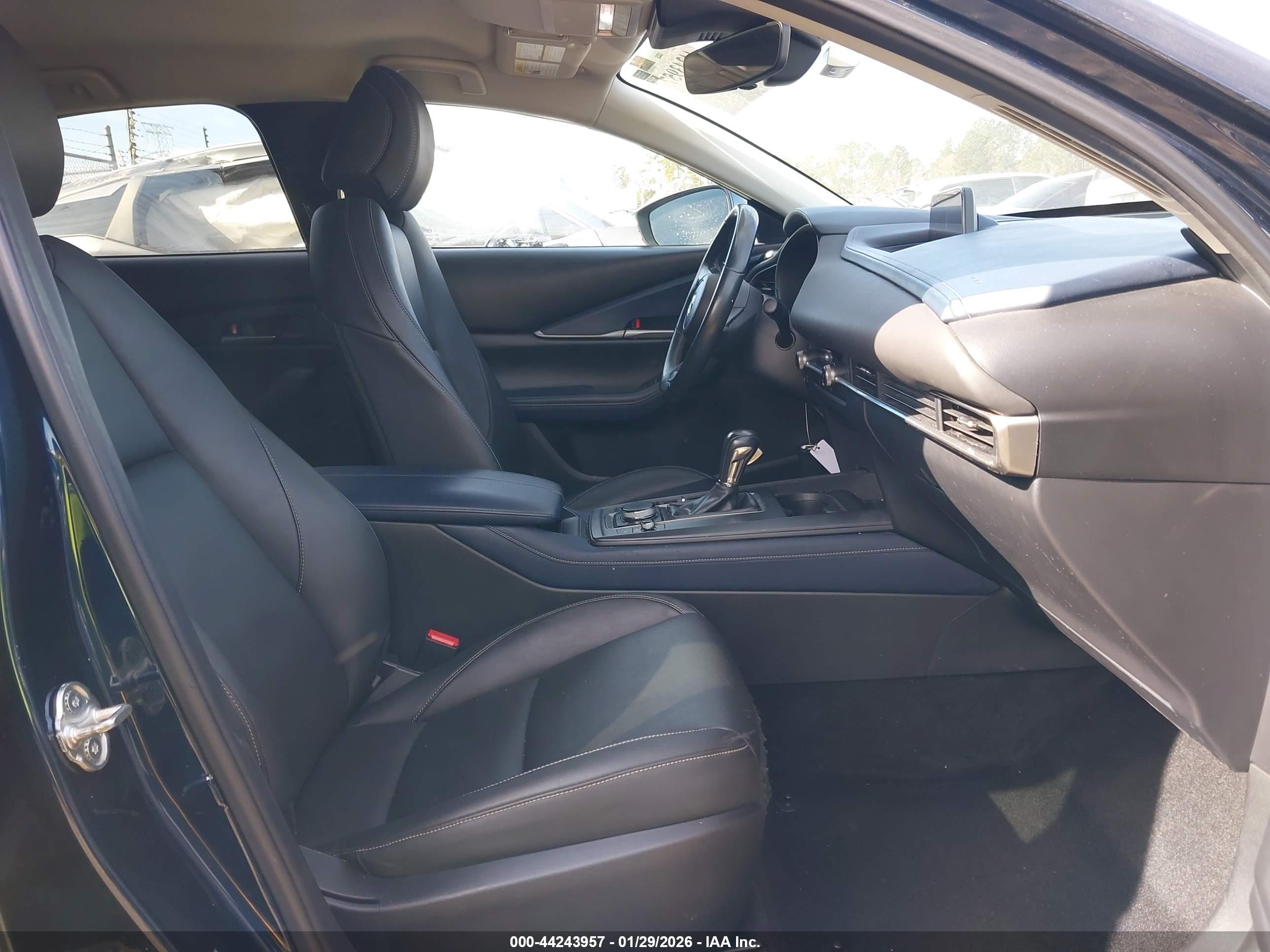 MAZDA CX-30 image 5