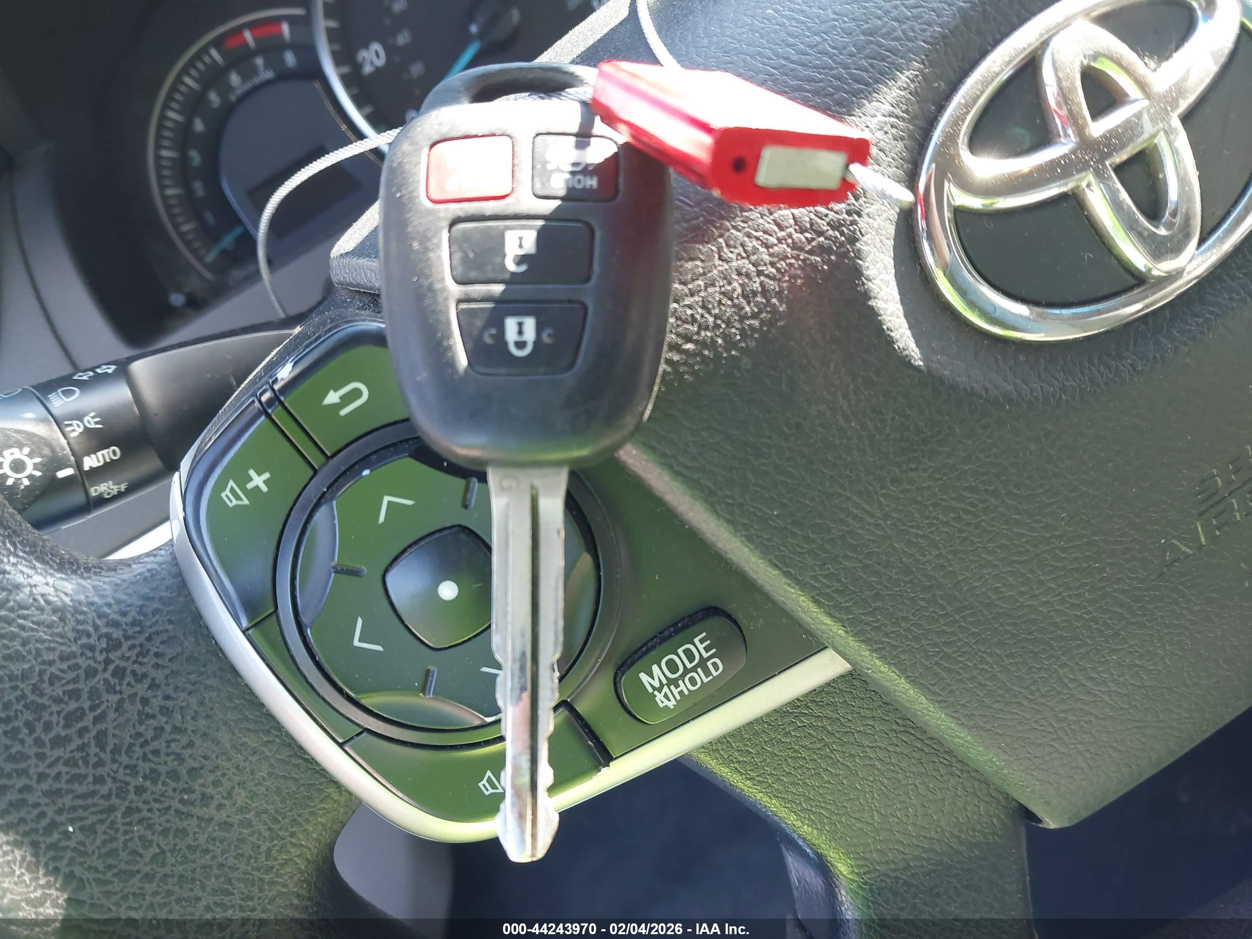 TOYOTA CAMRY image 11