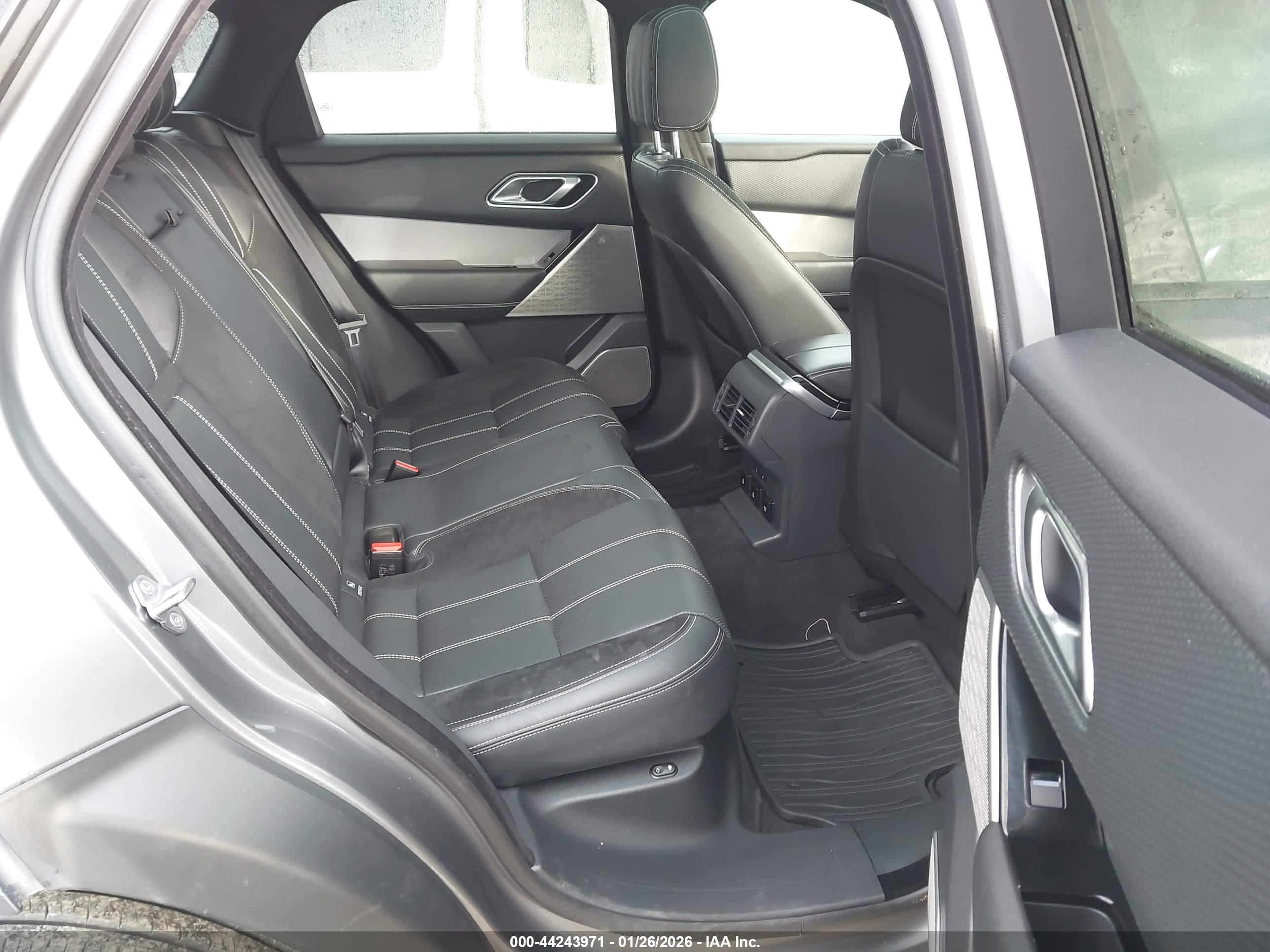 LAND ROVER image 8