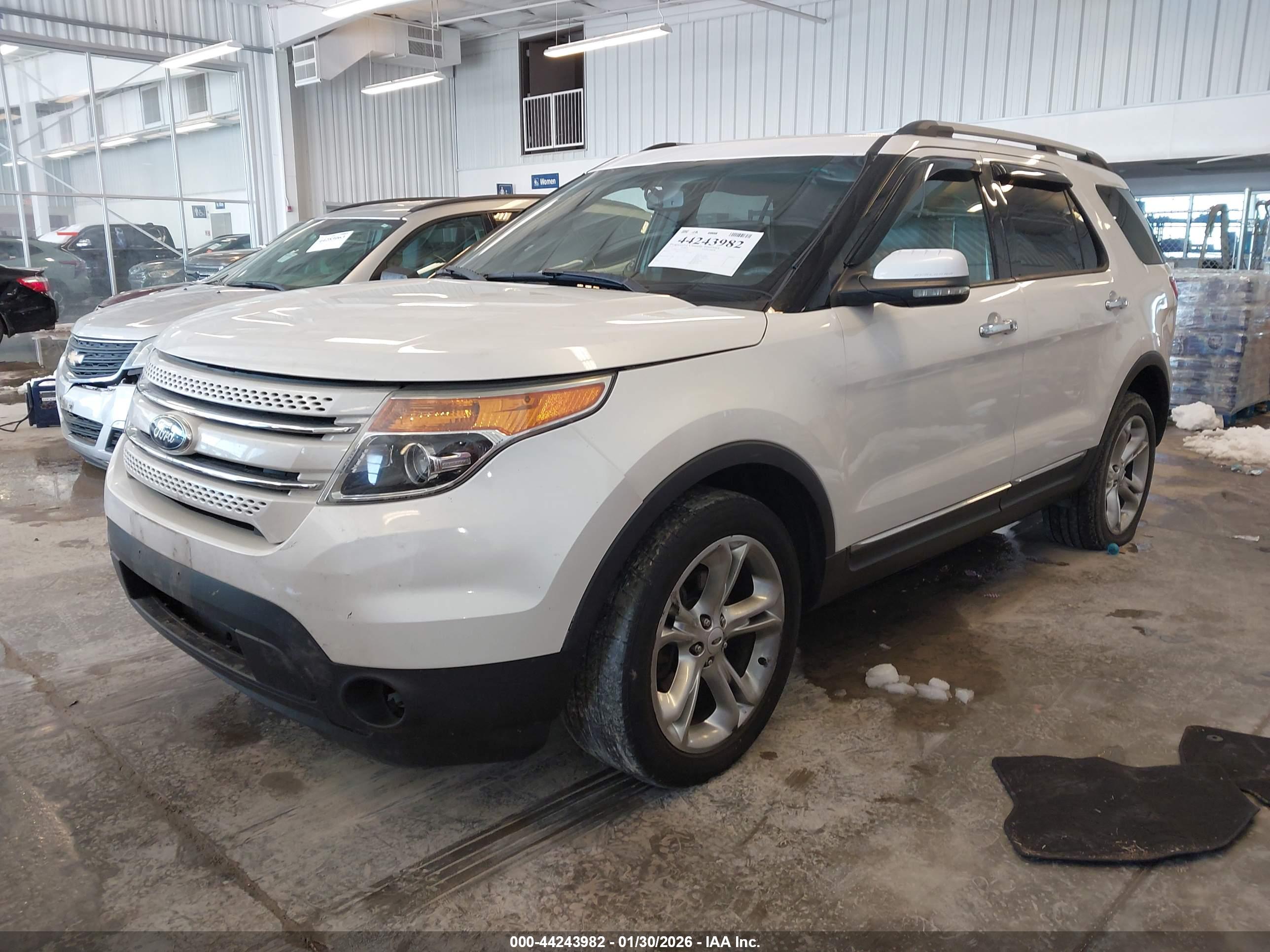 FORD EXPLORER image 2