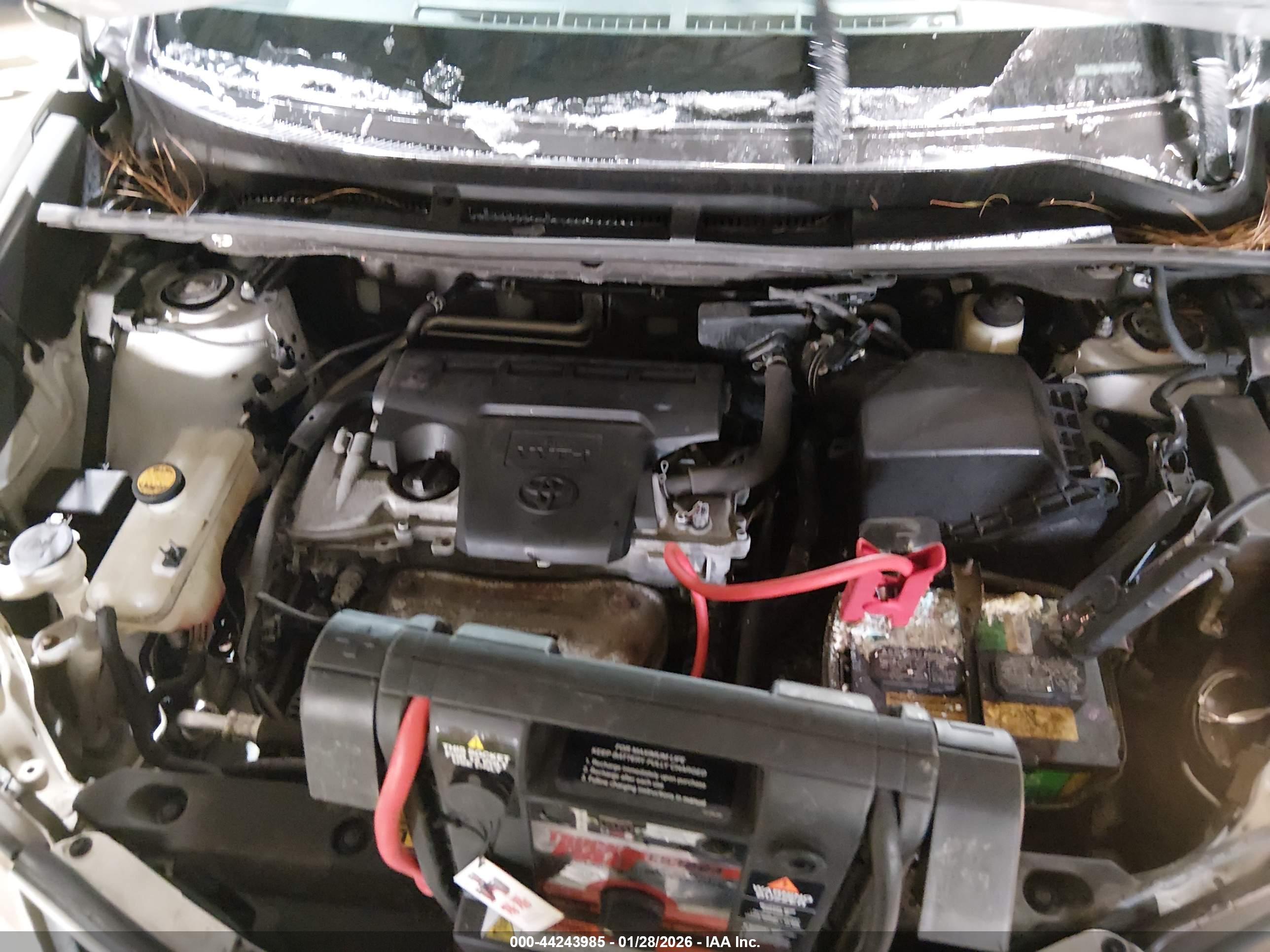TOYOTA RAV4 image 10