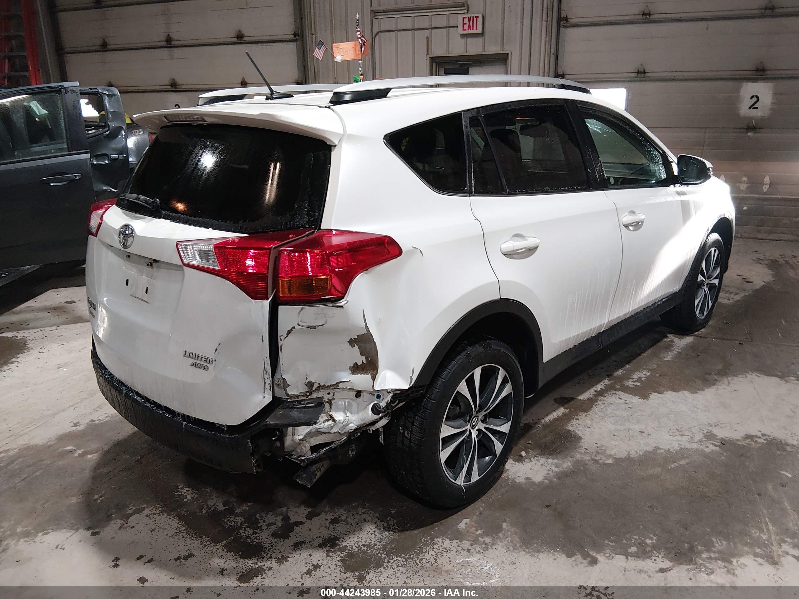 TOYOTA RAV4 image 4