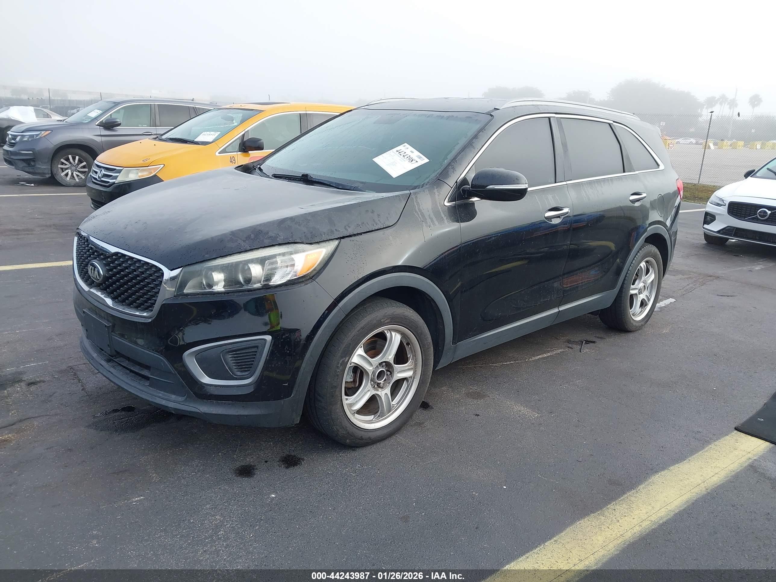 KIA SORENTO image 2