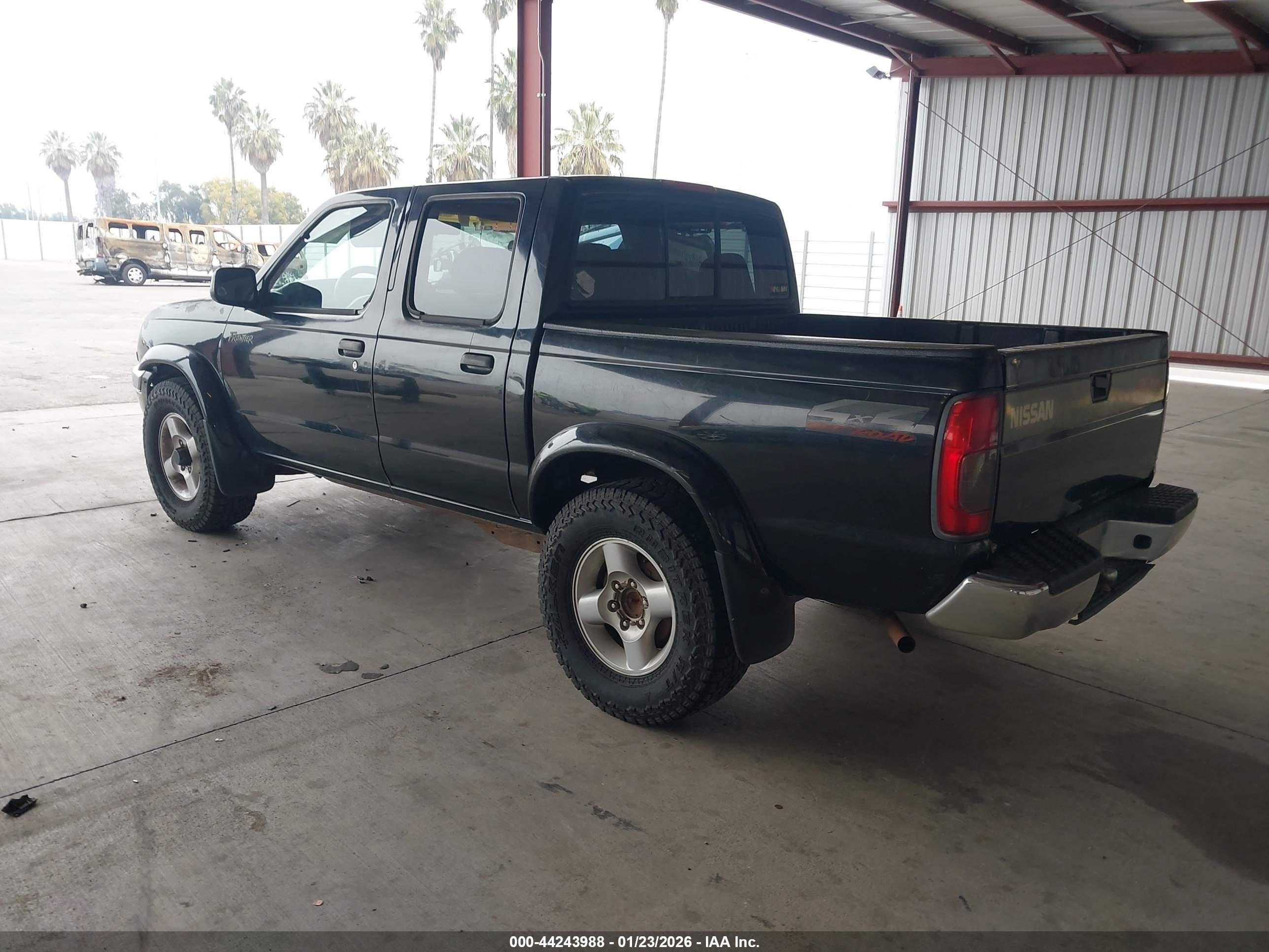 NISSAN FRONTIER image 3