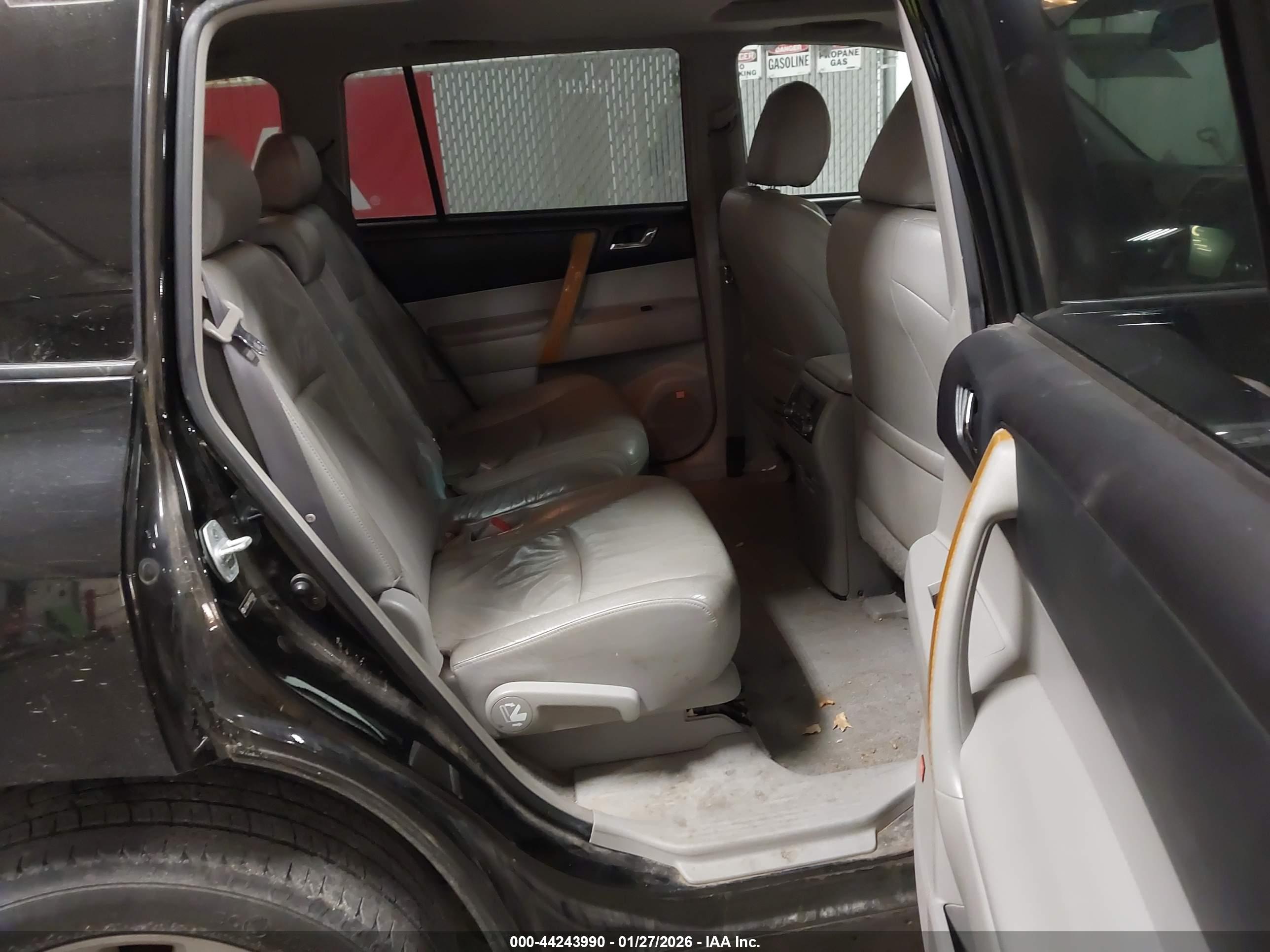 TOYOTA HIGHLANDER image 8