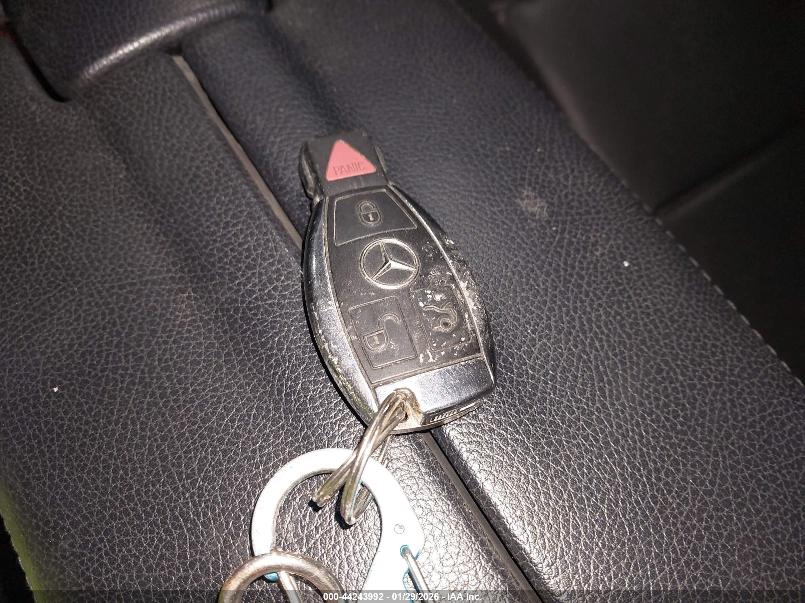 MERCEDES-BENZ E image 11