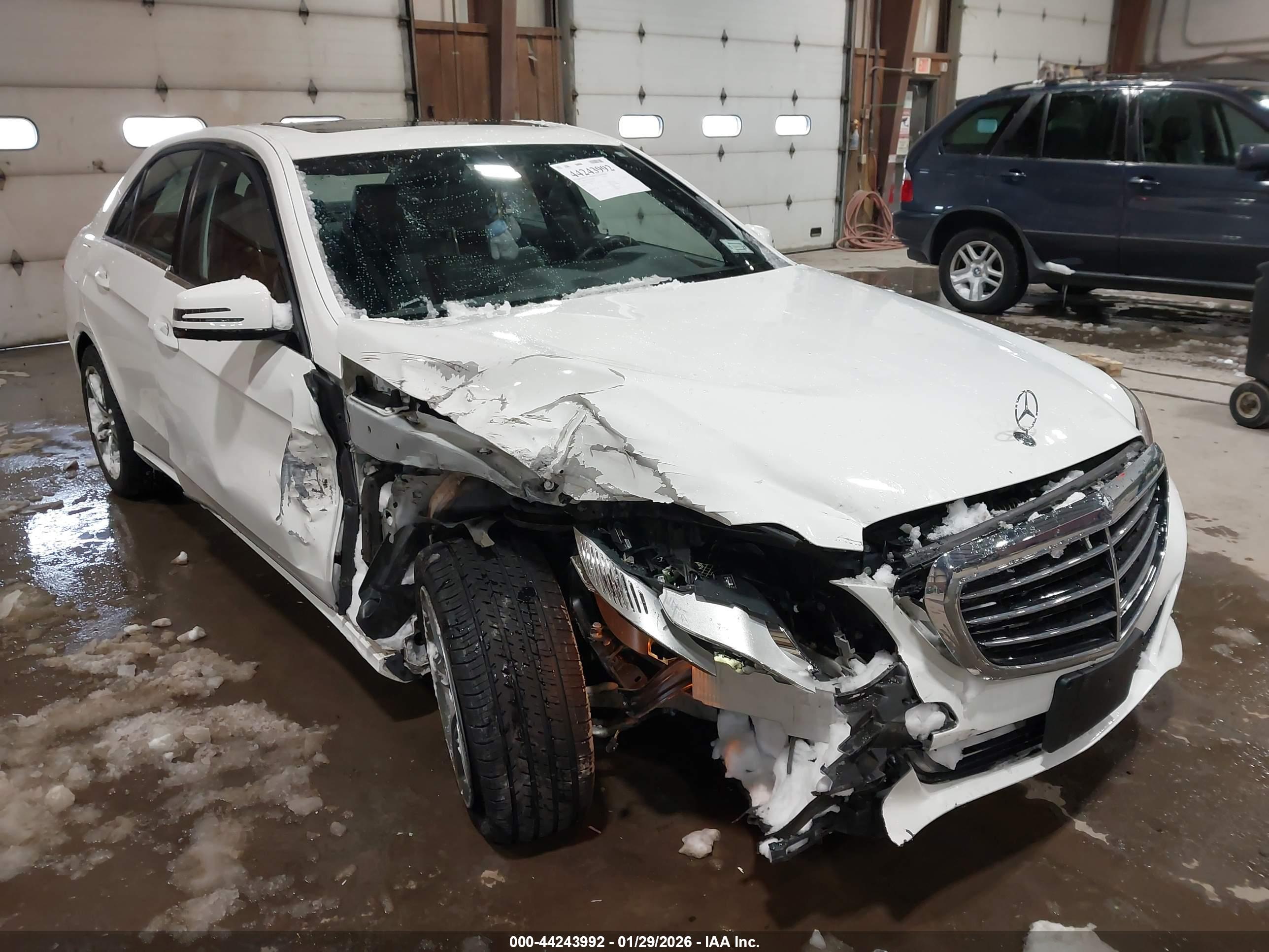 MERCEDES-BENZ E image 6