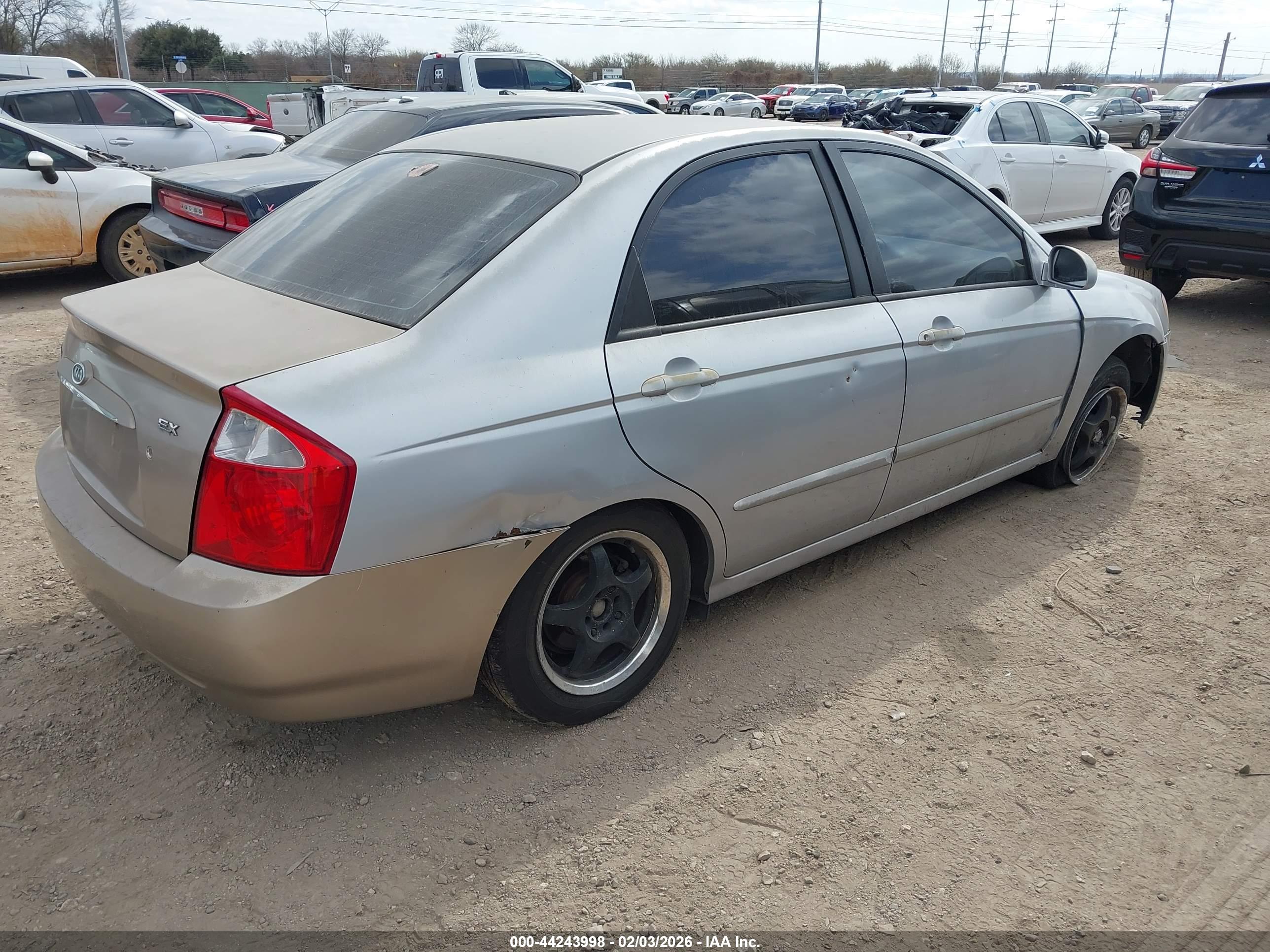 KIA SPECTRA image 4