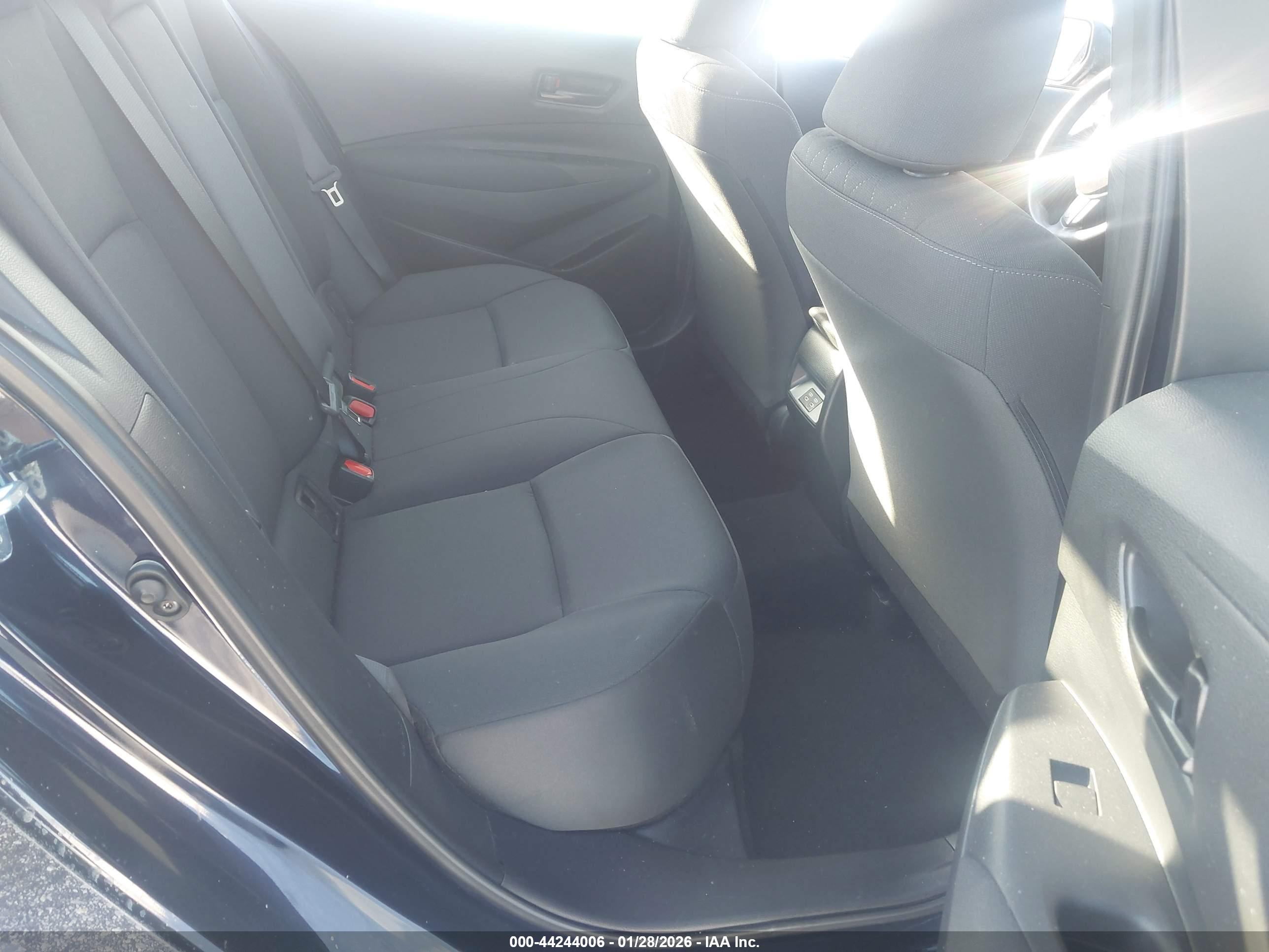 TOYOTA COROLLA image 8