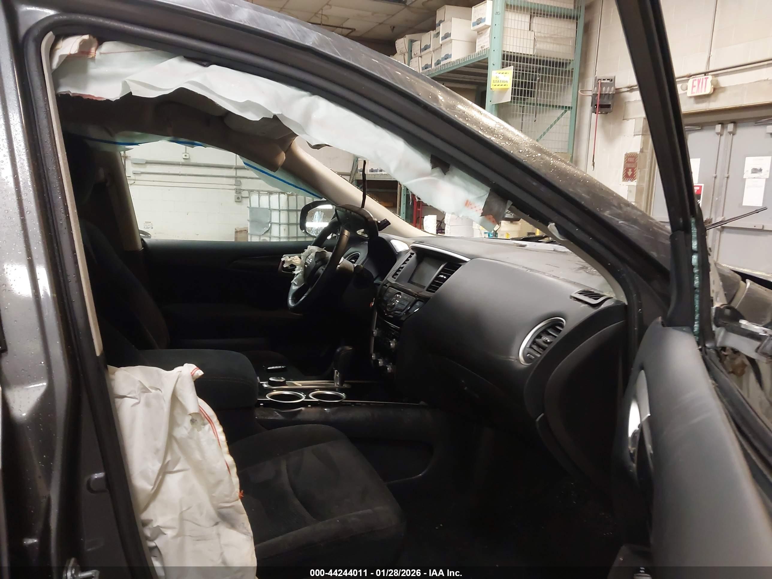 NISSAN PATHFINDER image 5