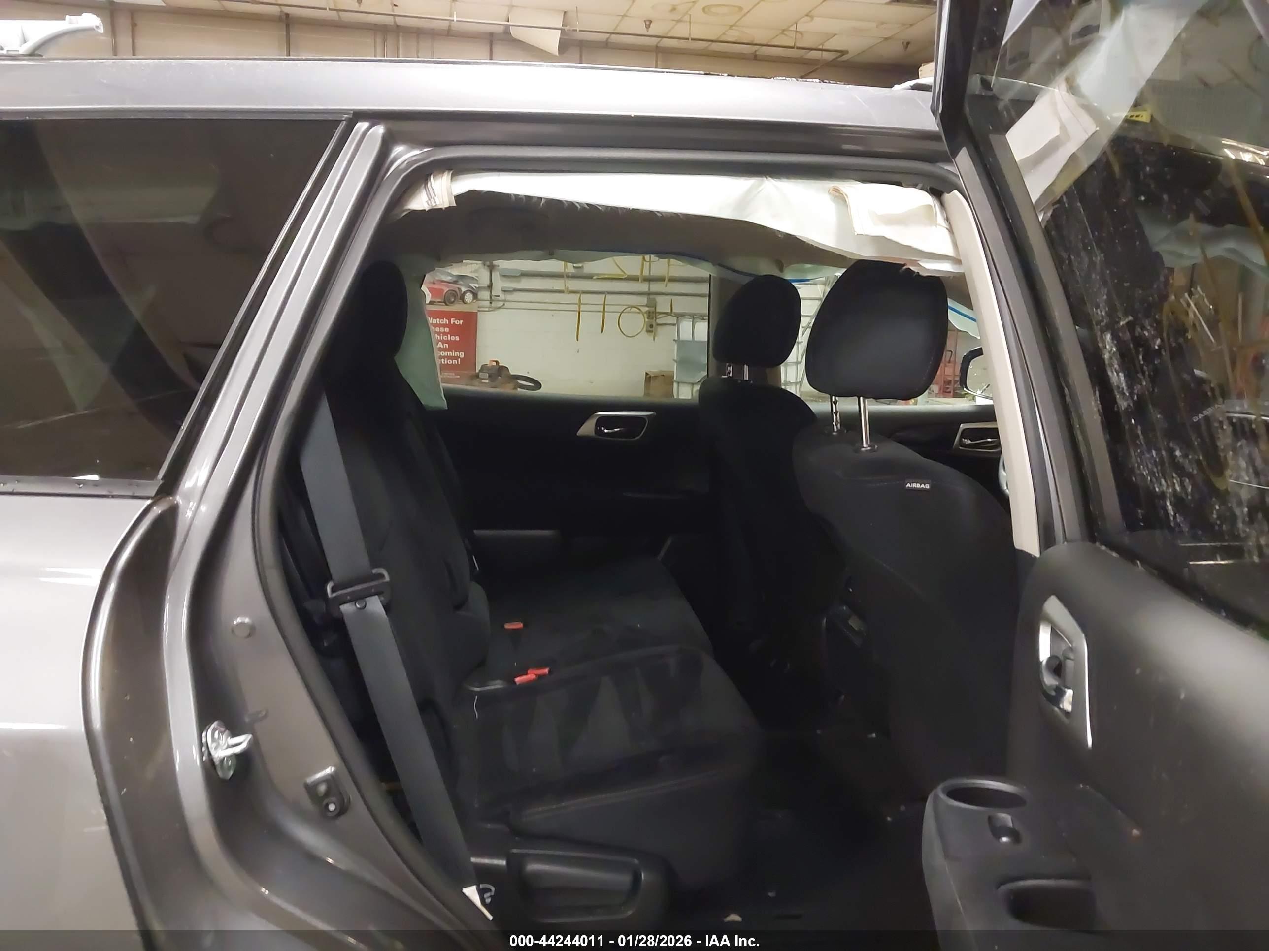 NISSAN PATHFINDER image 8