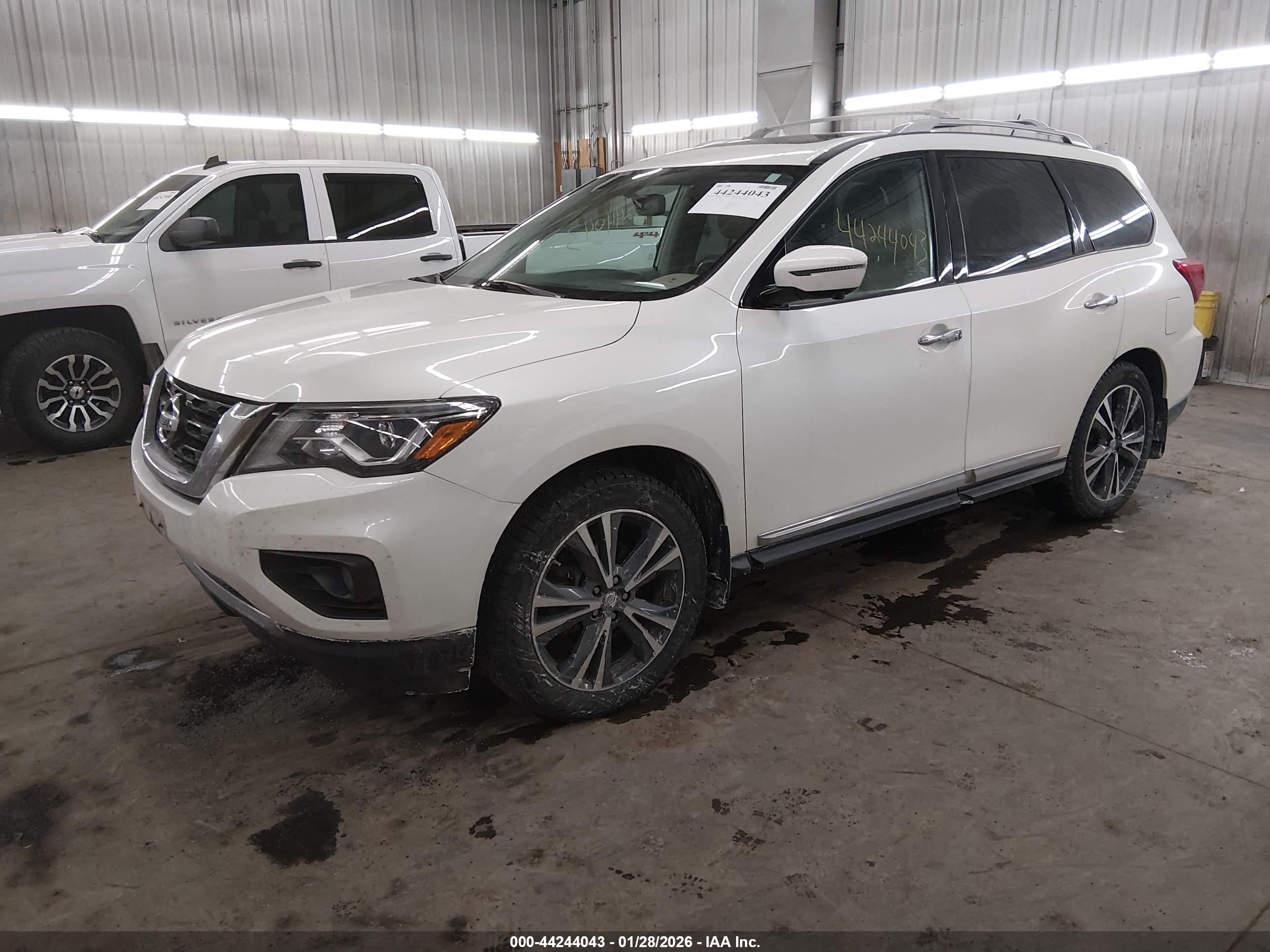 NISSAN PATHFINDER image 2