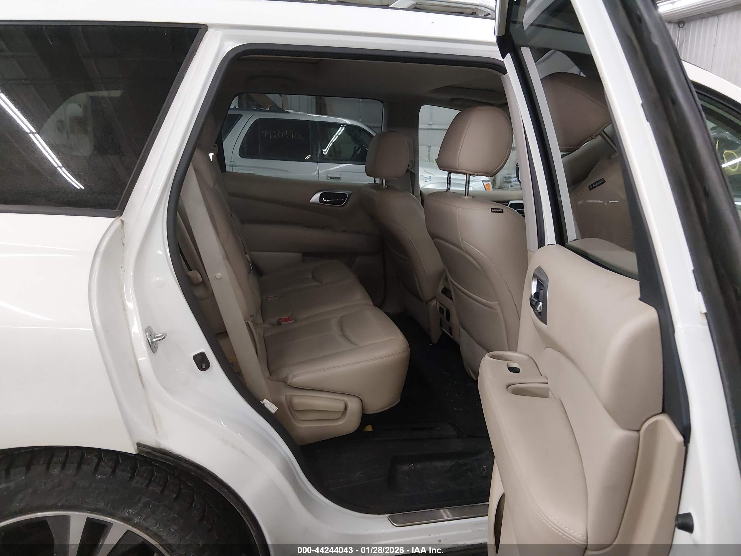 NISSAN PATHFINDER image 8