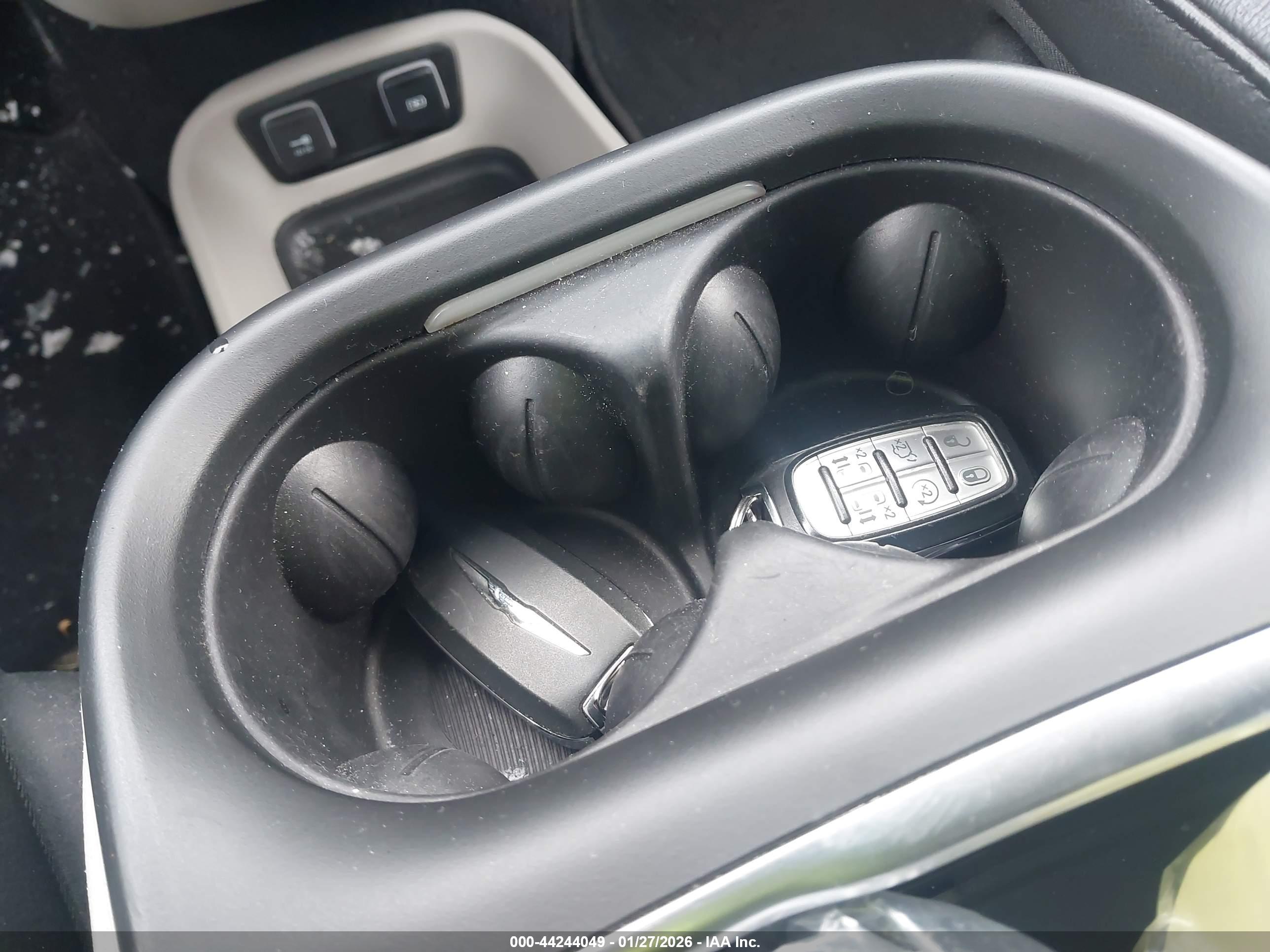 CHRYSLER PACIFICA image 11
