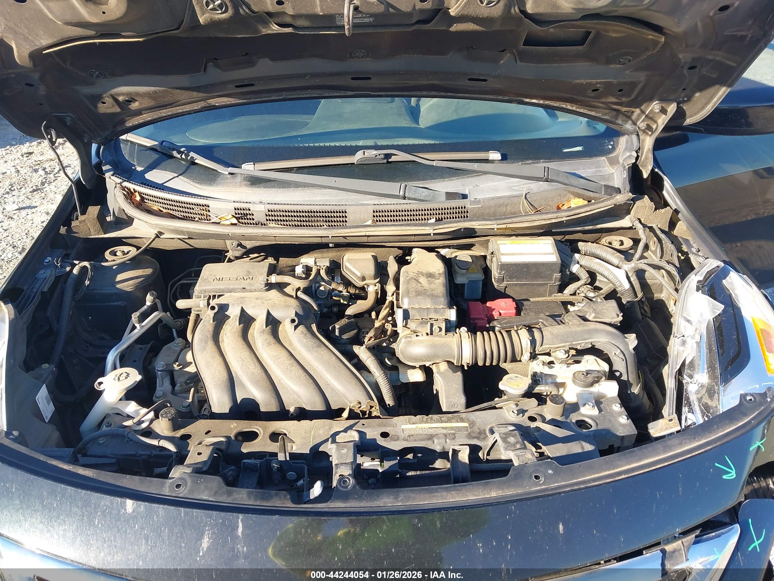 NISSAN VERSA image 10