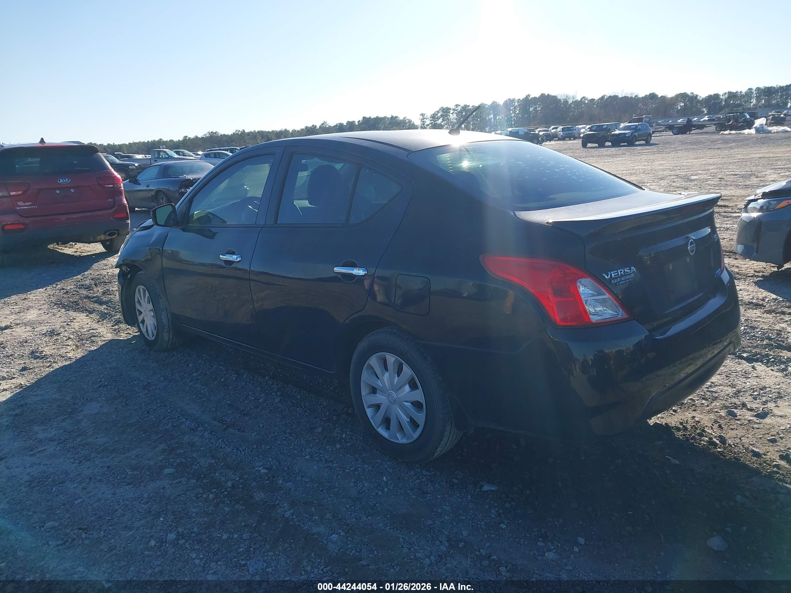 NISSAN VERSA image 3