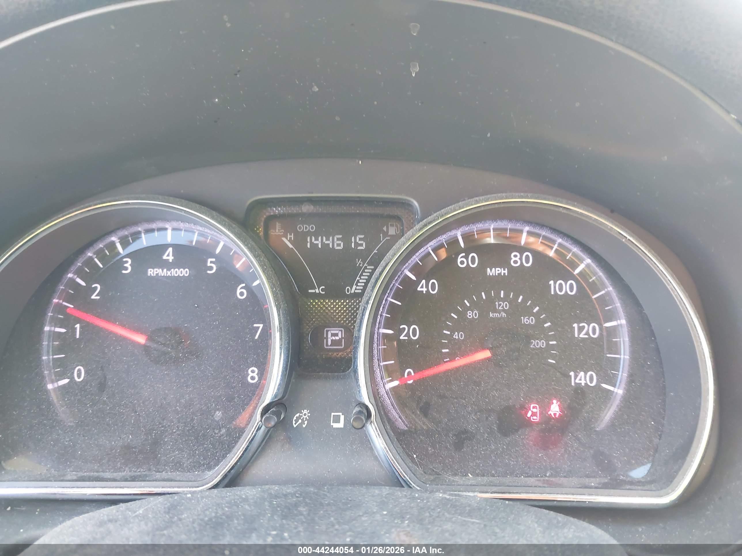 NISSAN VERSA image 7