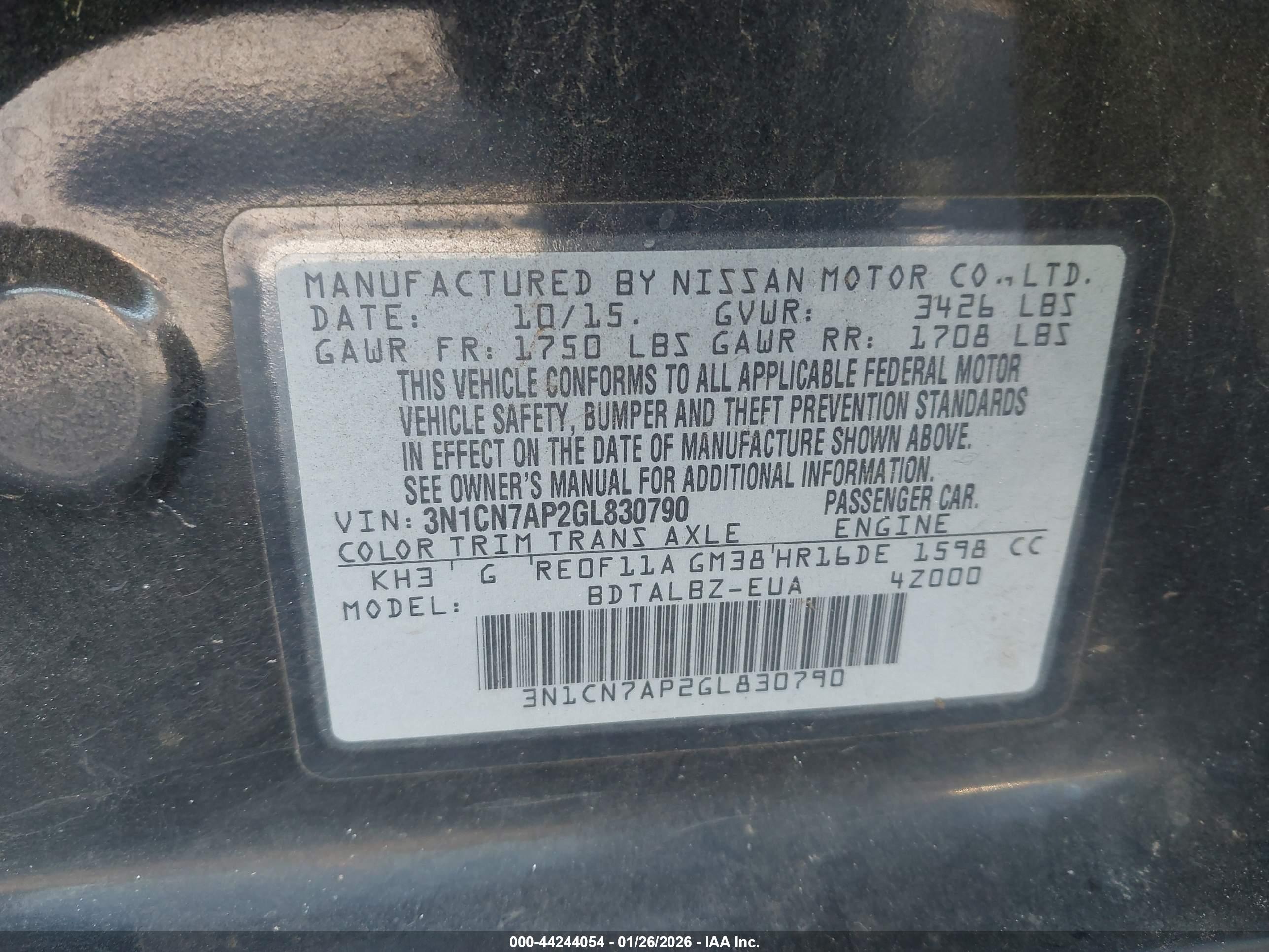 NISSAN VERSA image 9