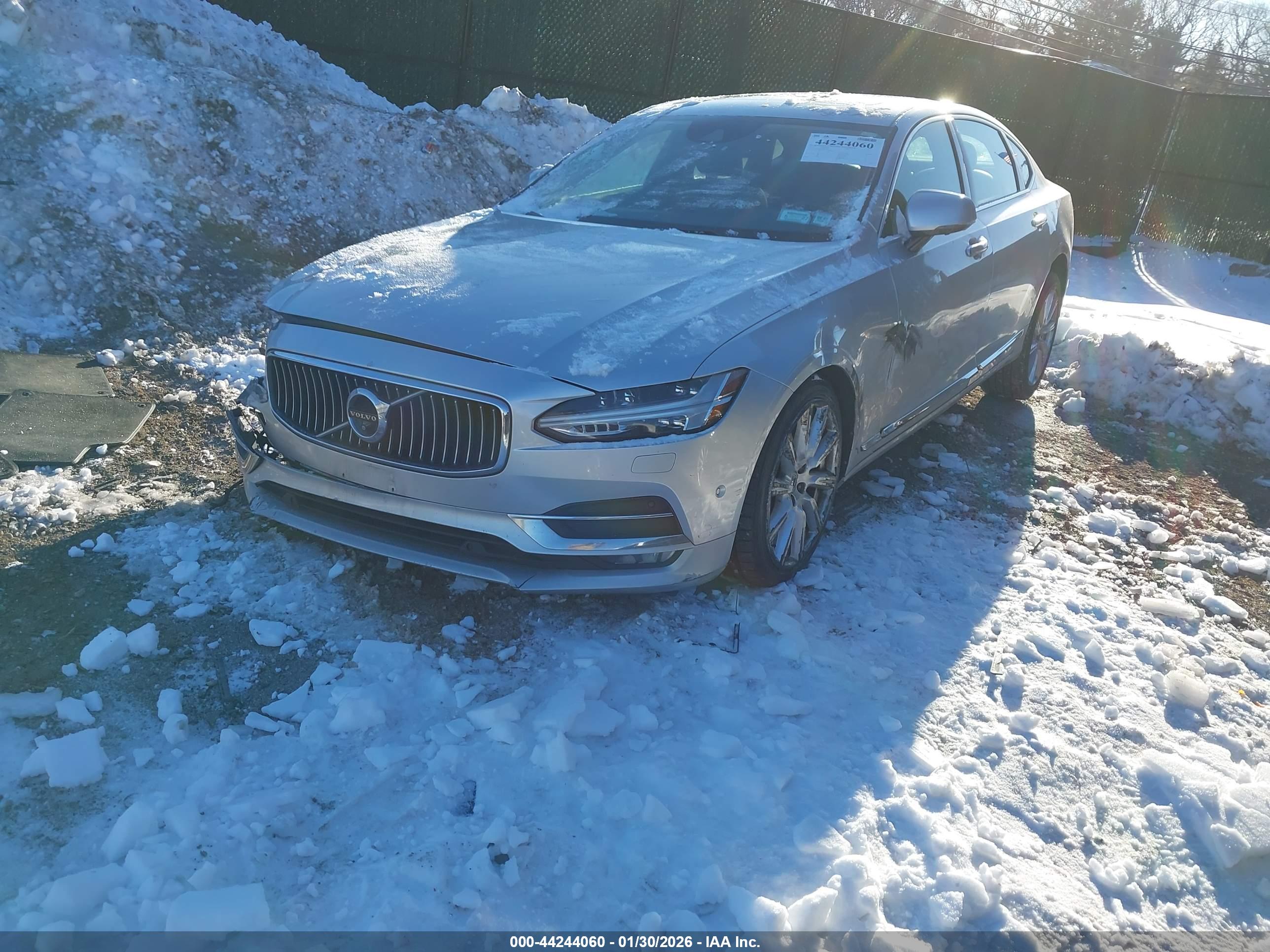 VOLVO S90 image 2