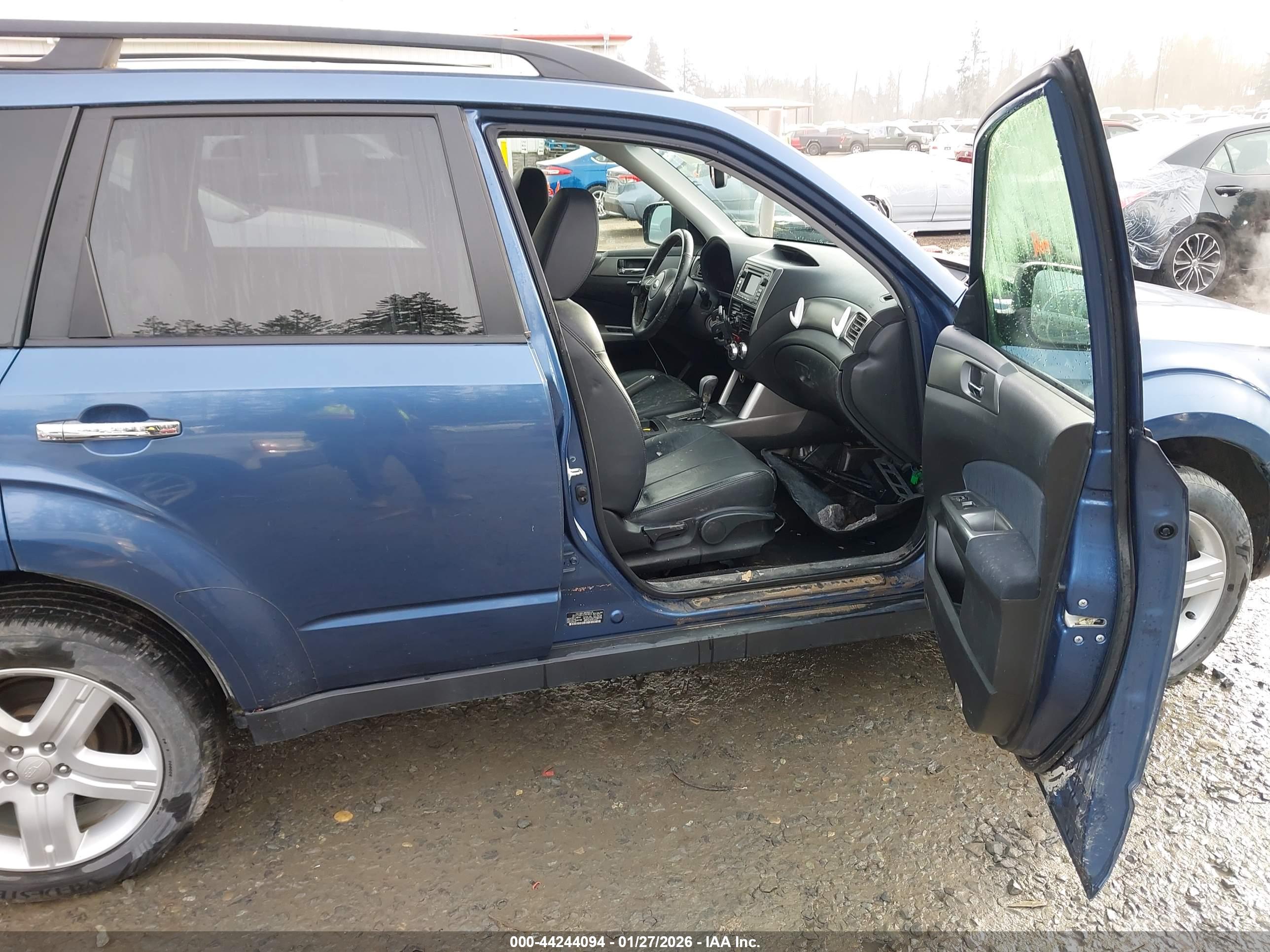 SUBARU FORESTER image 5